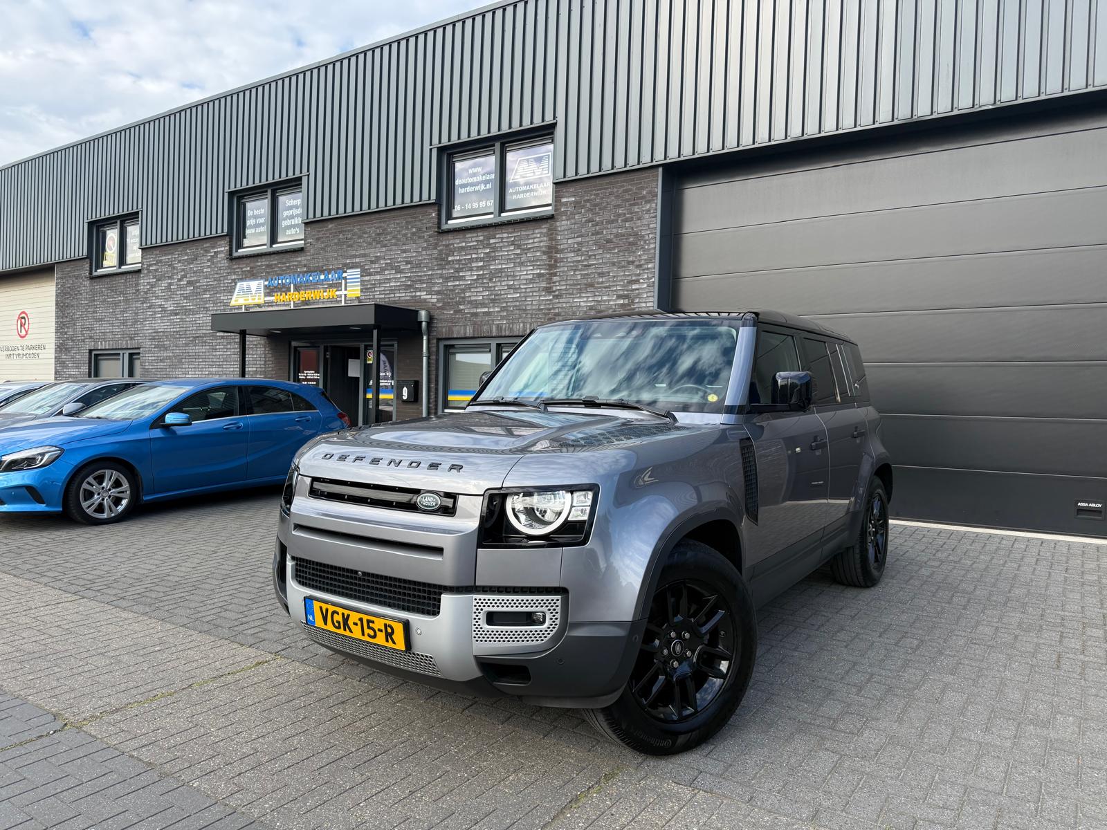 Land Rover Defender 2.0 D240 110 S | 3/6/12MND GARANTIE | GRIJSKENTEKEN| PANO | CRUISE | LED | CARPLAY | DAB | NAVI | LMV |