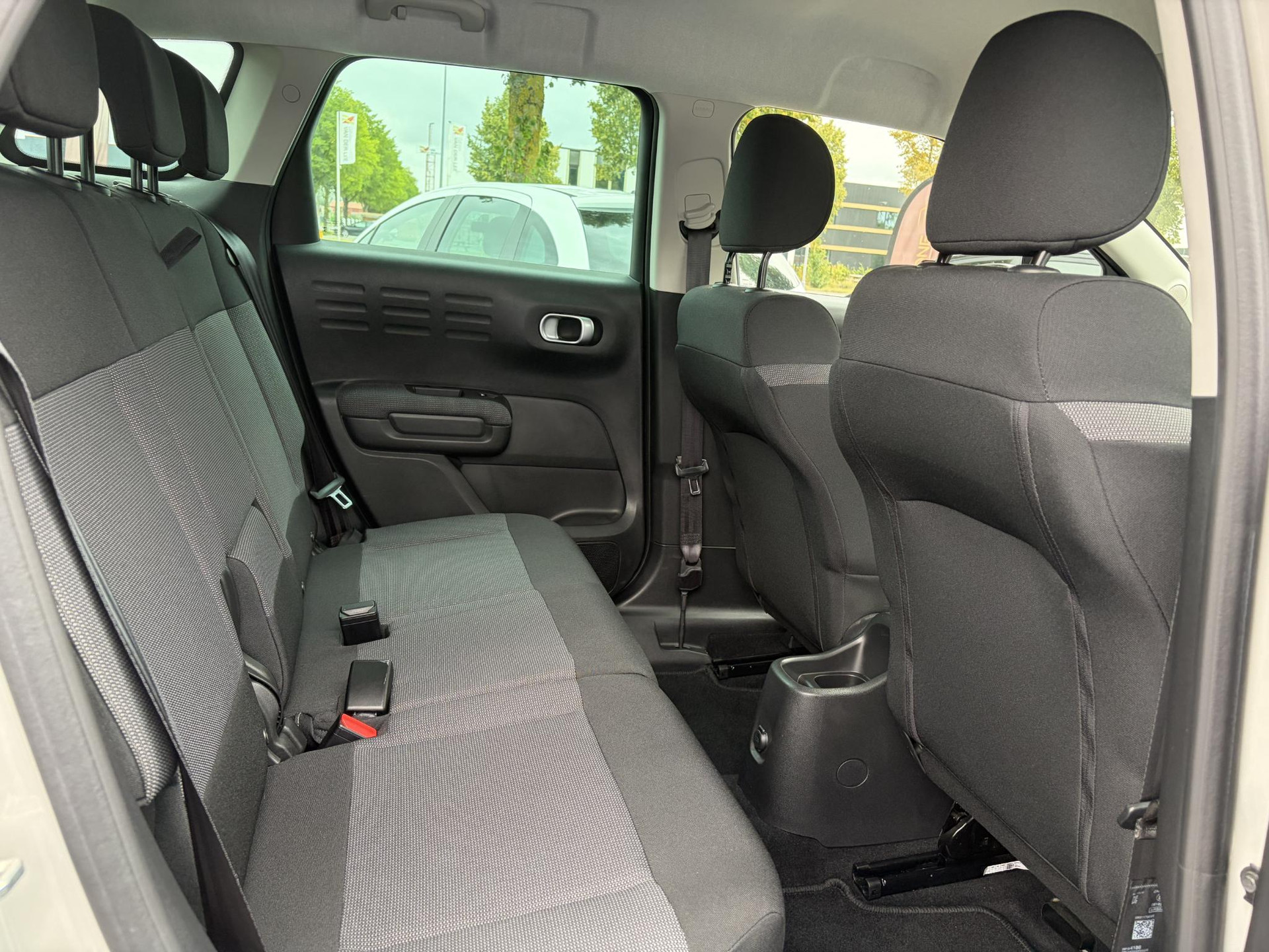 Citroen C3 Aircross 1.2 PureTech S&S Shine 1e Eigenaar l D-riem vv in 07-07-2025 l 360° Camera l Navi l Carplay l Net beurt gehad l Keyless l 17''Lmv l Rijstrooksensor l 110pk l Pdc V+A l 6 Bak l N.A.P l Apk tot 07-2027