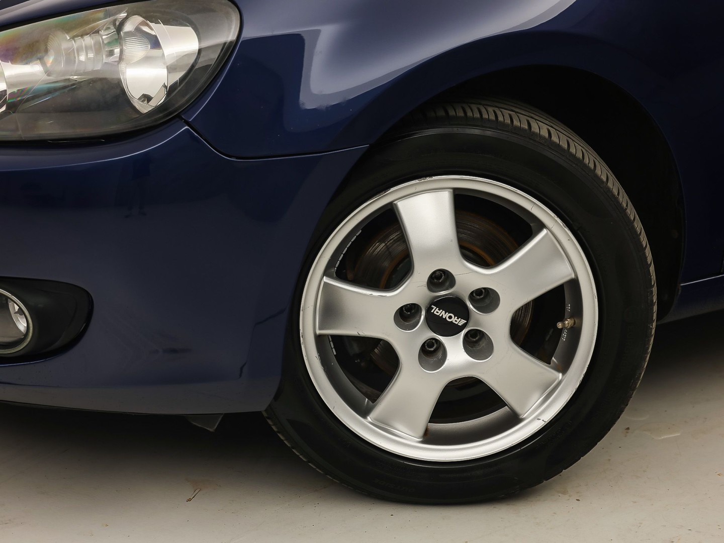 Volkswagen Golf 1.4 Sportline (CLIMATE, GETINT GLAS, LM VELGEN, SPORTSTOELEN, ARMSTEUN, NIEUWE APK, NIEUWSTAAT)