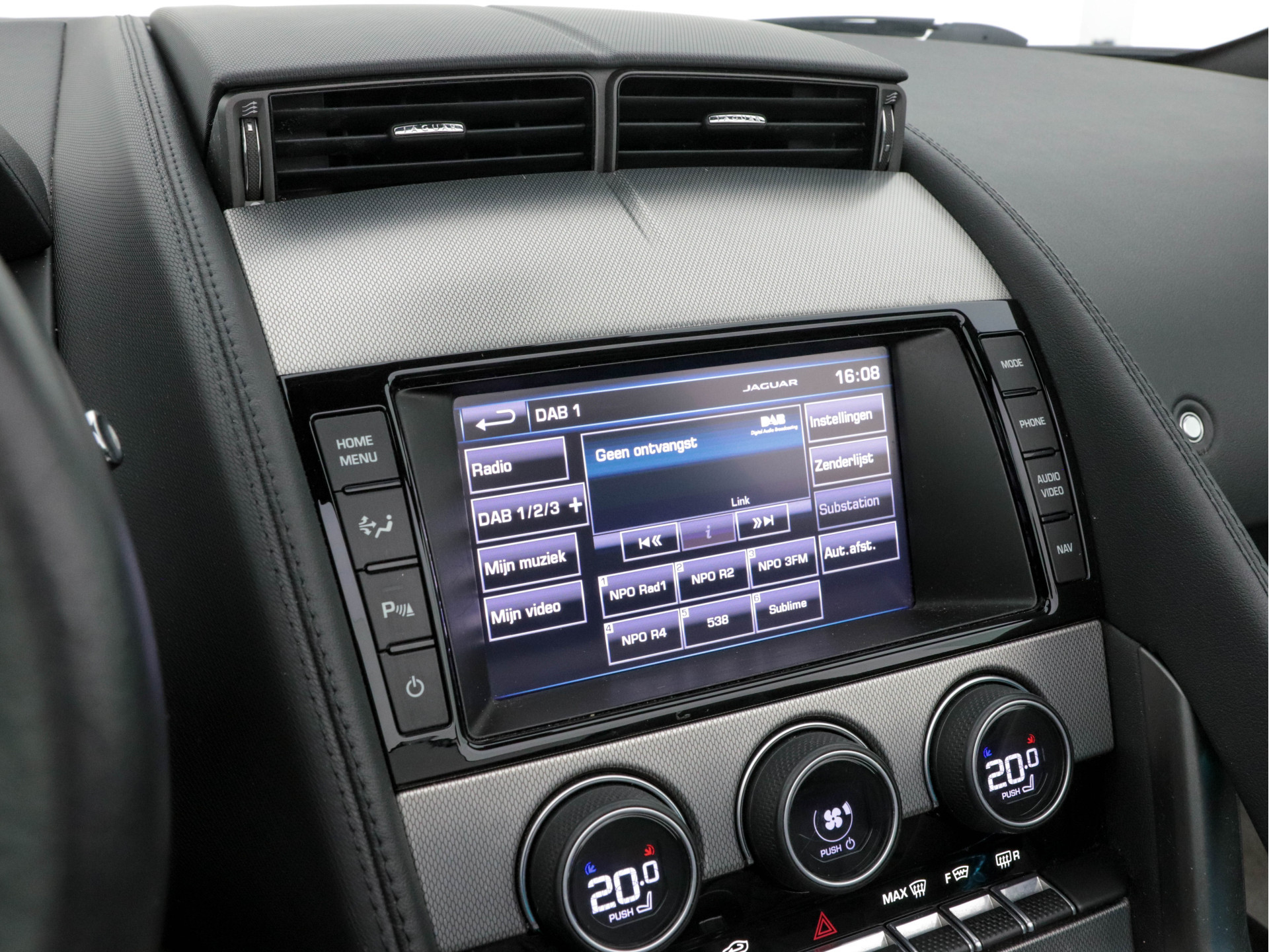 Jaguar F-TYPE 3.0 V6 Convertible Aut. *LEATHER | BI-XENON | NAVI-FULLMAP | CAMERA | MEMORY-PACK | KEYLESS | DAB | SHIFT-PADDLES | ECC | HEATED-SPORTSEATS | PDC | AIRSCARF | CRUISE | 19"ALU*