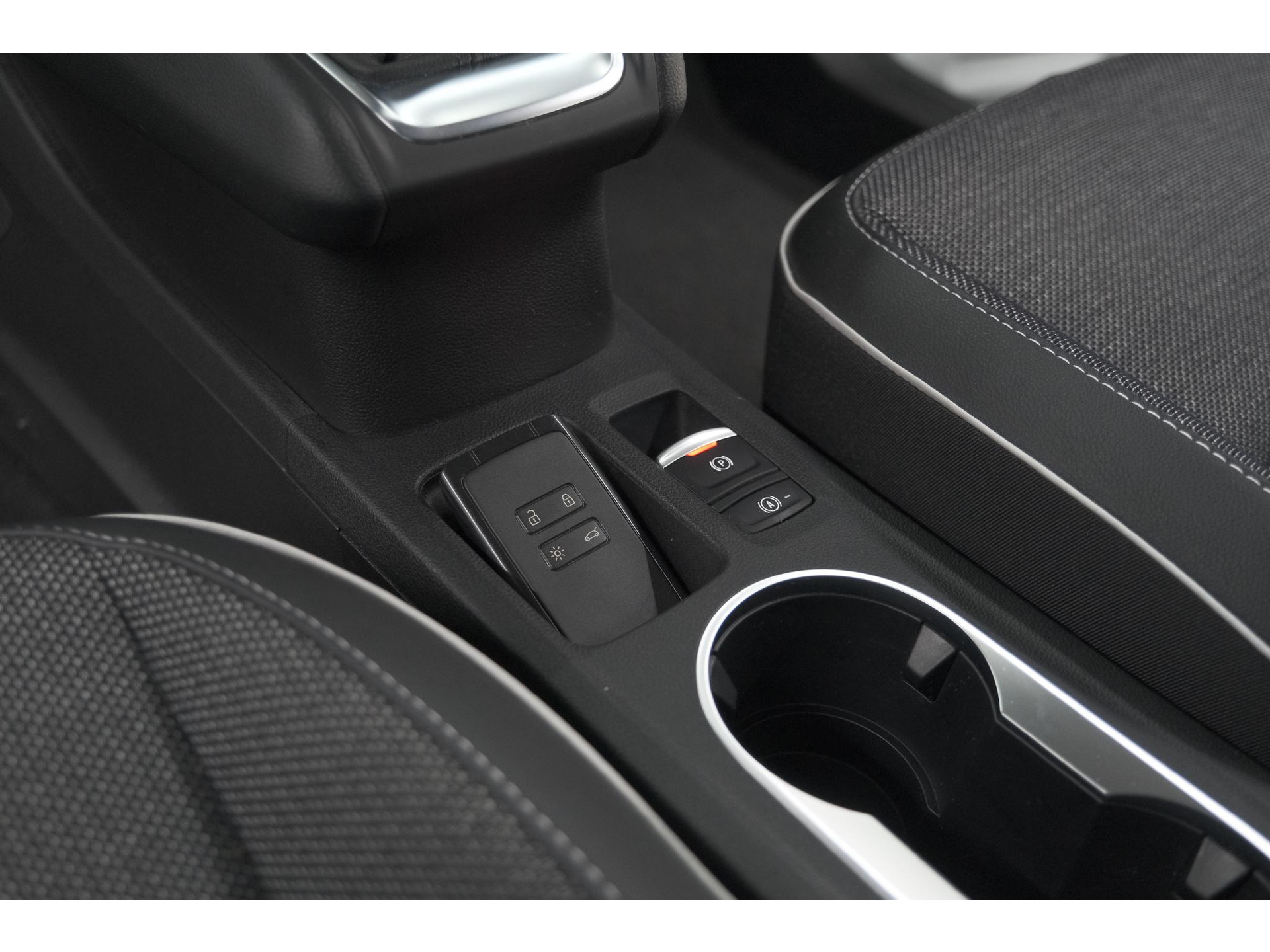 Renault Captur TCe 90 Intens | Trekhaak | Camera | Navigatie | Parkeersensoren | Apple Carplay