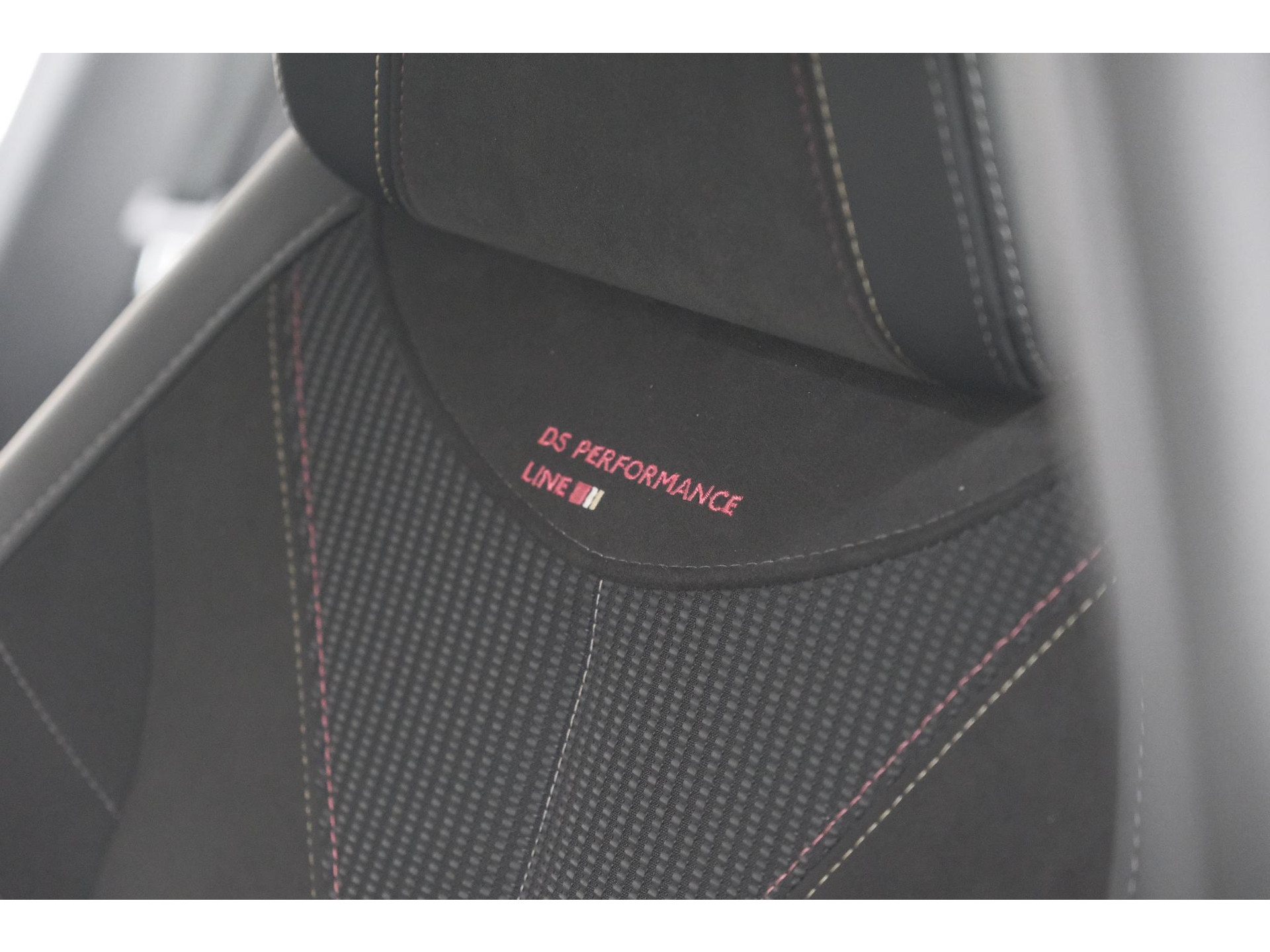 DS 4 PureTech 130 EAT8 Performance Line | Camera | Apple Carplay | Alcantara® bekleding | Parkeersensensoren