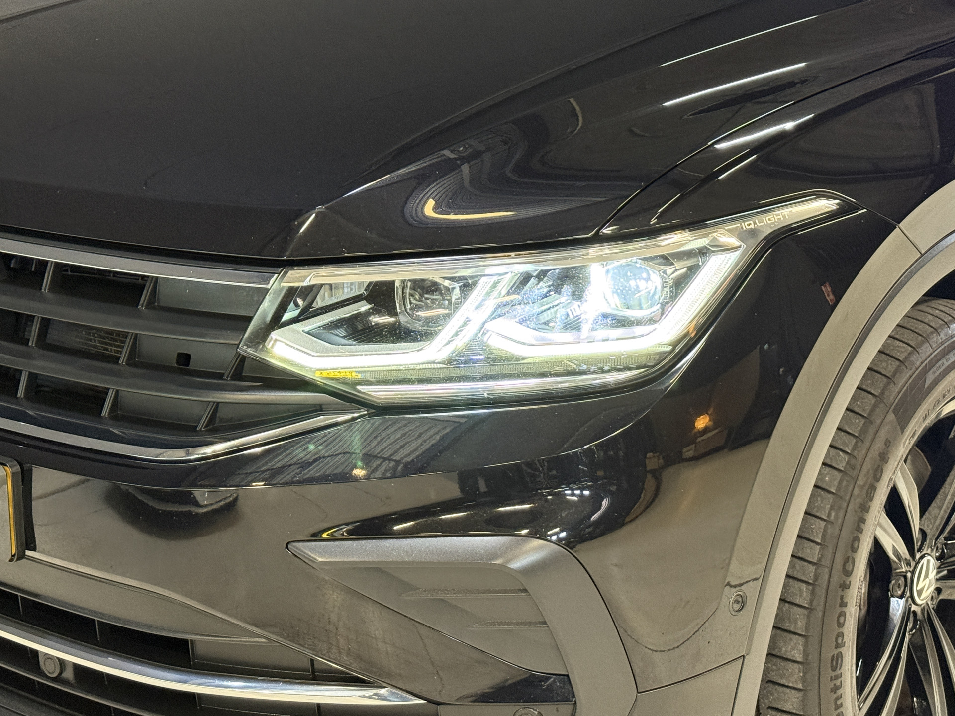 Volkswagen Tiguan 1.4 TSI eHybrid R-Line Business+ | Camera | Stoelverwarming | Dodehoeksensoren