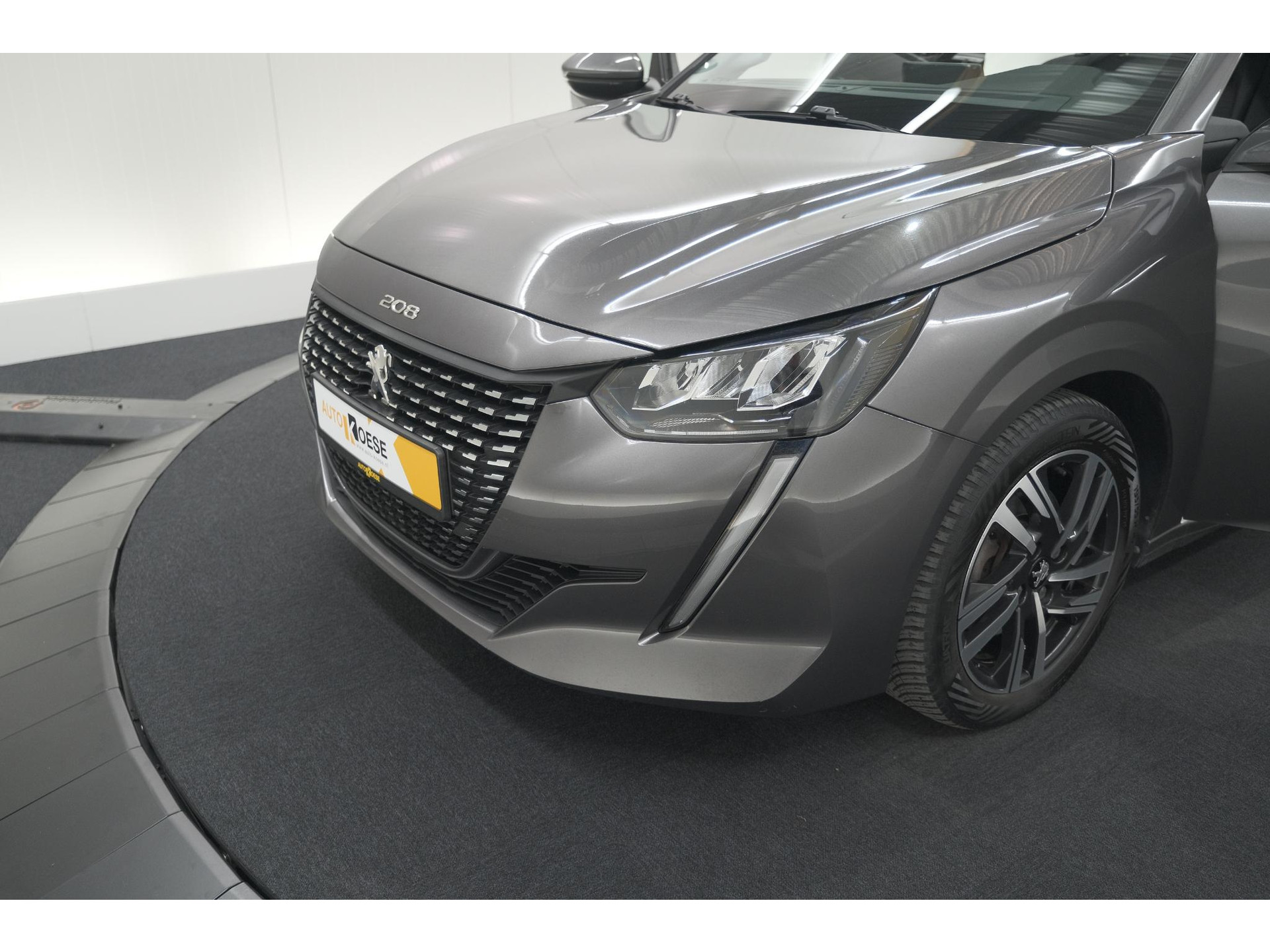 Peugeot 208 PureTech 100 Allure Pack | Parkeersensoren | Apple Carplay | Stoelverwarming