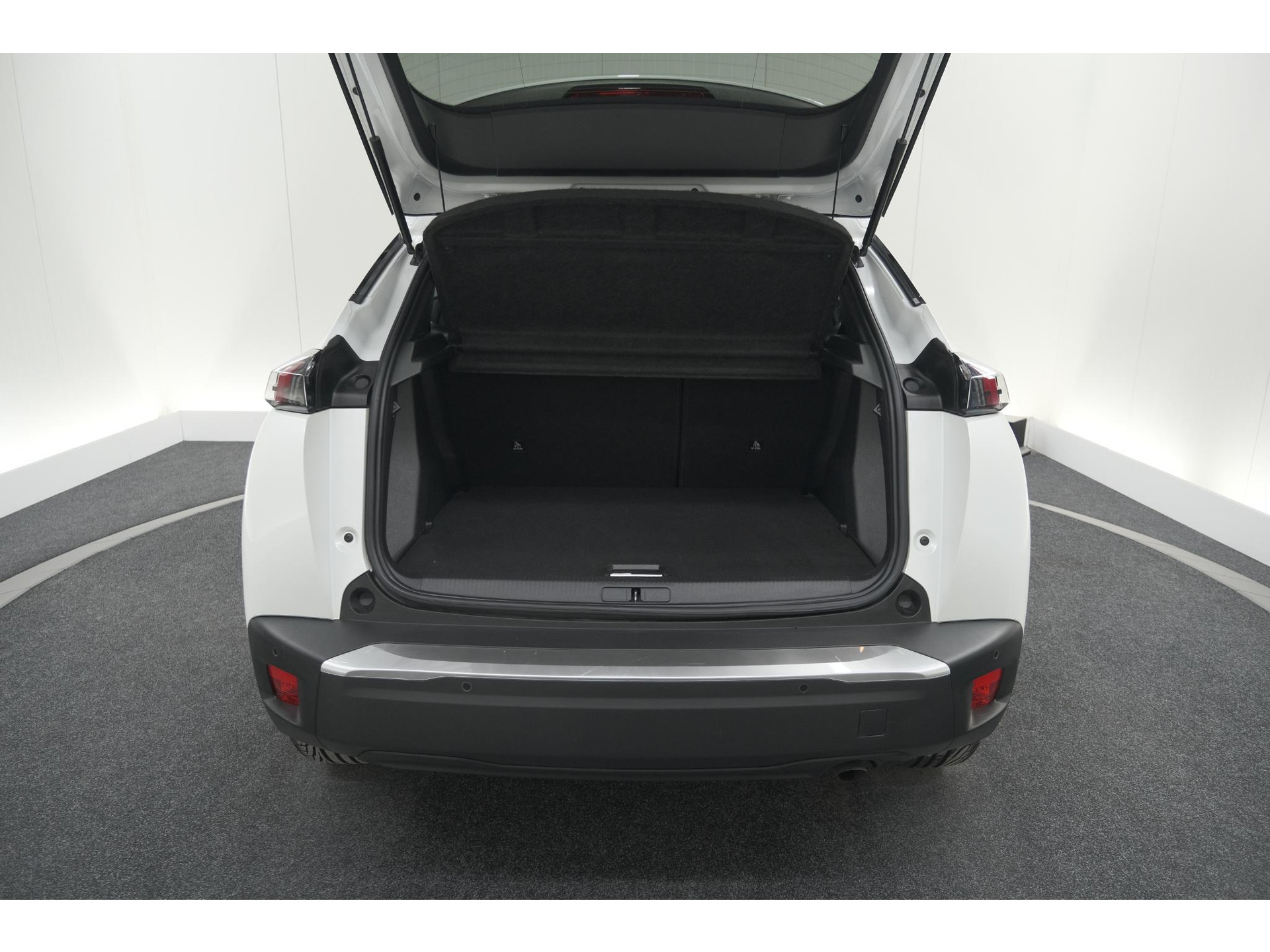 Peugeot 2008 PureTech 102 Allure Pack | Allseason Banden | Parkeersensoren | Apple Carplay