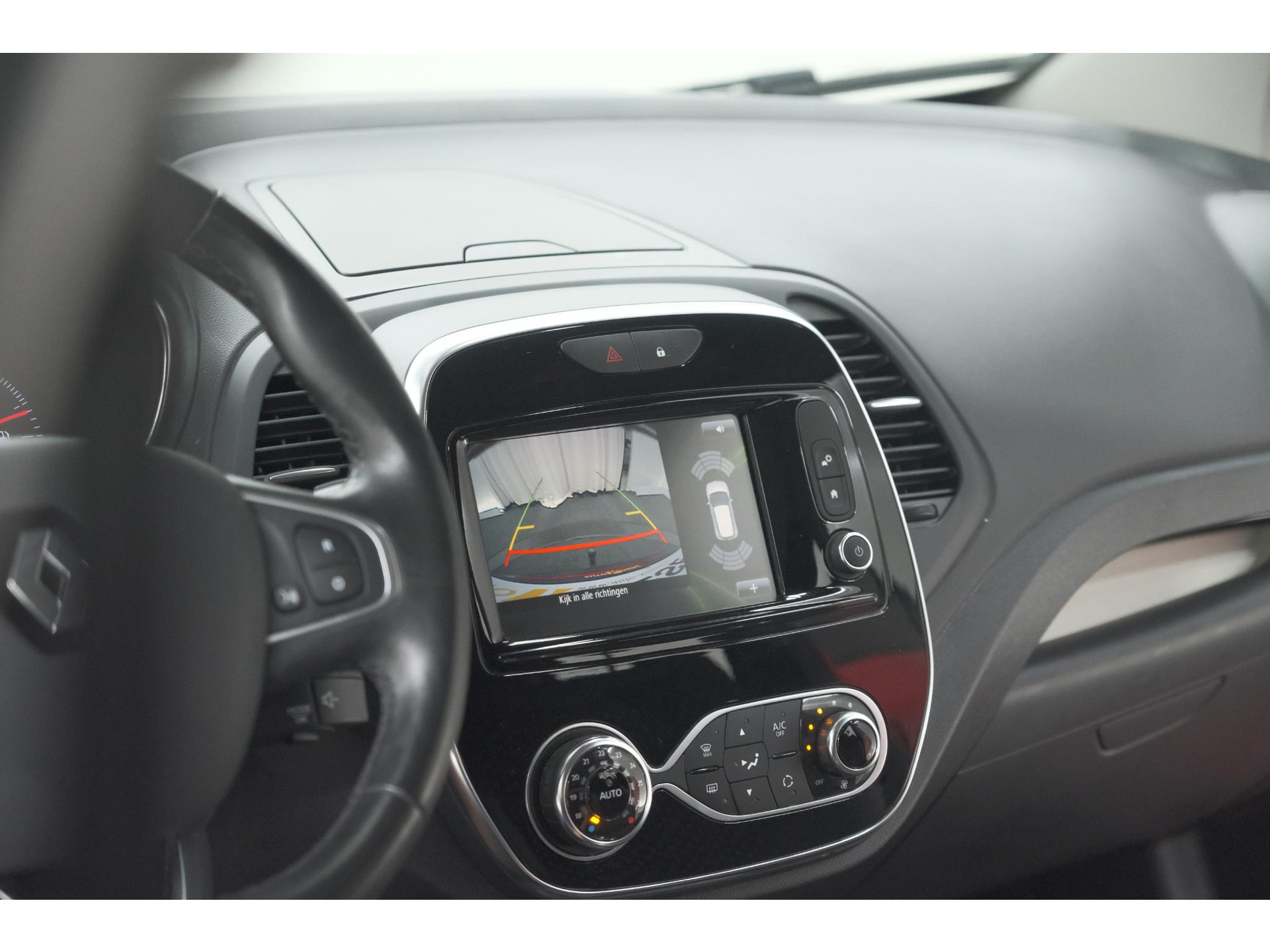 Renault Captur TCe 120 EDC Intens | Trekhaak | Camera | Navigatie | Parkeersensoren