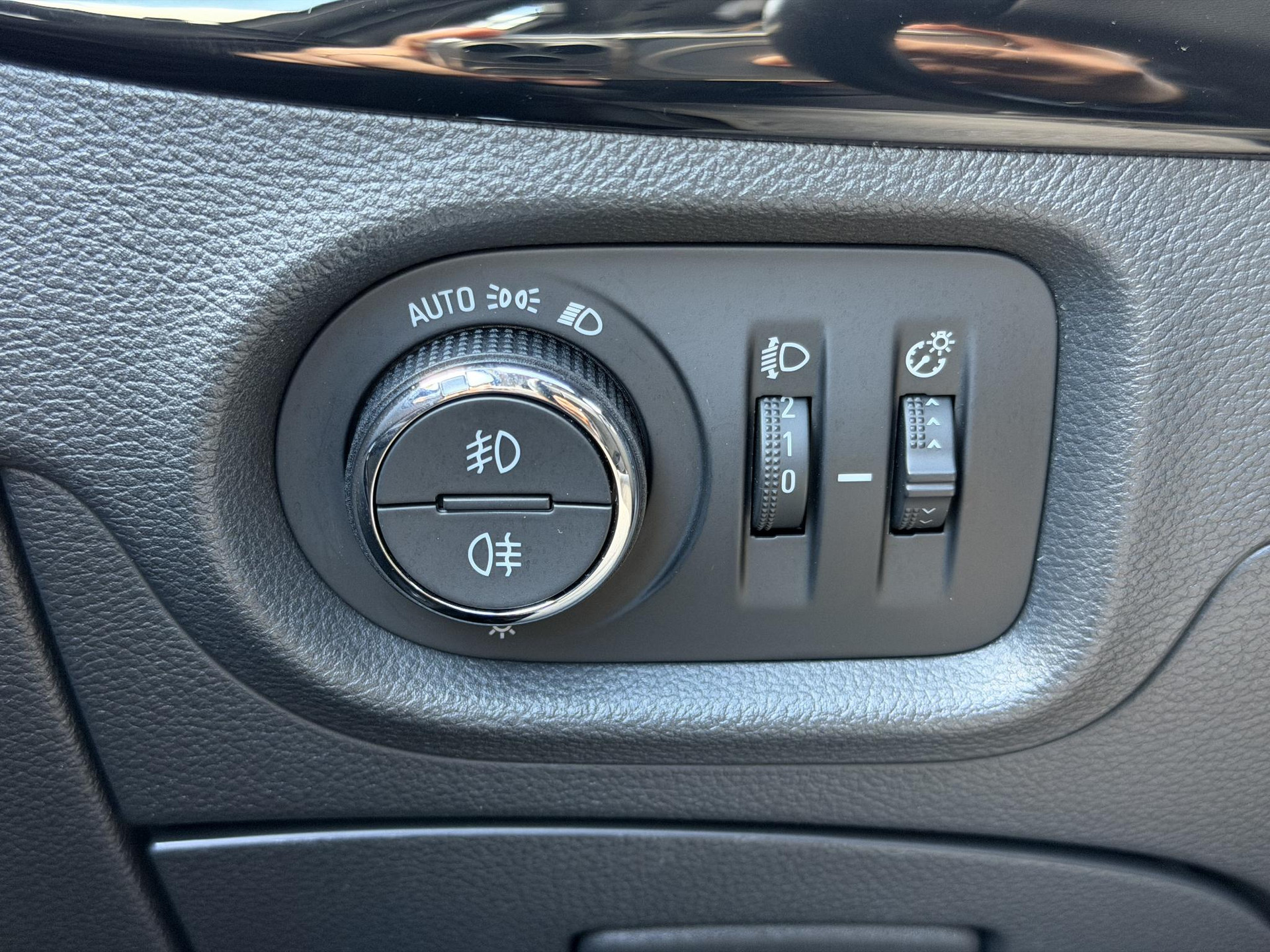 Opel Astra Sports Tourer 1.4 Innovation 2e Eigenaar,Apple Carplay/Android Auto,150pk,Halfleder,Trekhaak,Keyless,Clima,Cruise,Lm velgen,Pdc V+A,N.A.P,Dealer Onderhouden,Rijstrooksensor,Apk tot 03-2027