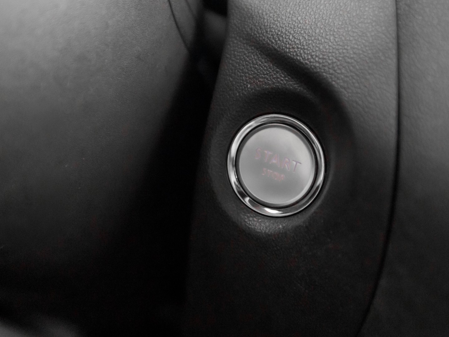 Opel Grandland X 1.2 Turbo Deluxe (MEMORY SEAT, LEDER, STOELKOELING/VERWARMING, APPLE CARPLAY, STOELVERWARMING ACHTER, GETINT GLAS, KEYLESS, TREKHAAK, ELEK ACHTERKLEP, NIEUWSTAAT)