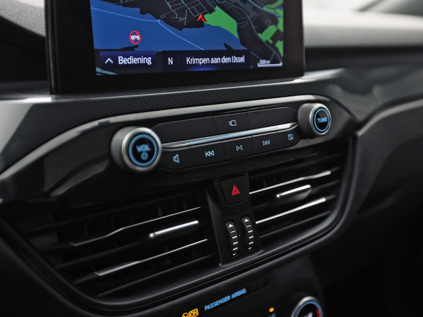 Ford Kuga 2.5 PHEV ST Line 225Pk Automaat (PANORAMADAK, SOH 87,7%, APPLE CARPLAY, LEDER/ALCANTARA, STUUR/STOELVERWARMING, CAMERA, SPORTSTOELEN, HEAD-UP DISPLAY, ADAPTIVE CRUISE, GETINT GLAS, NIEUWE APK, NIEUWSTAAT)