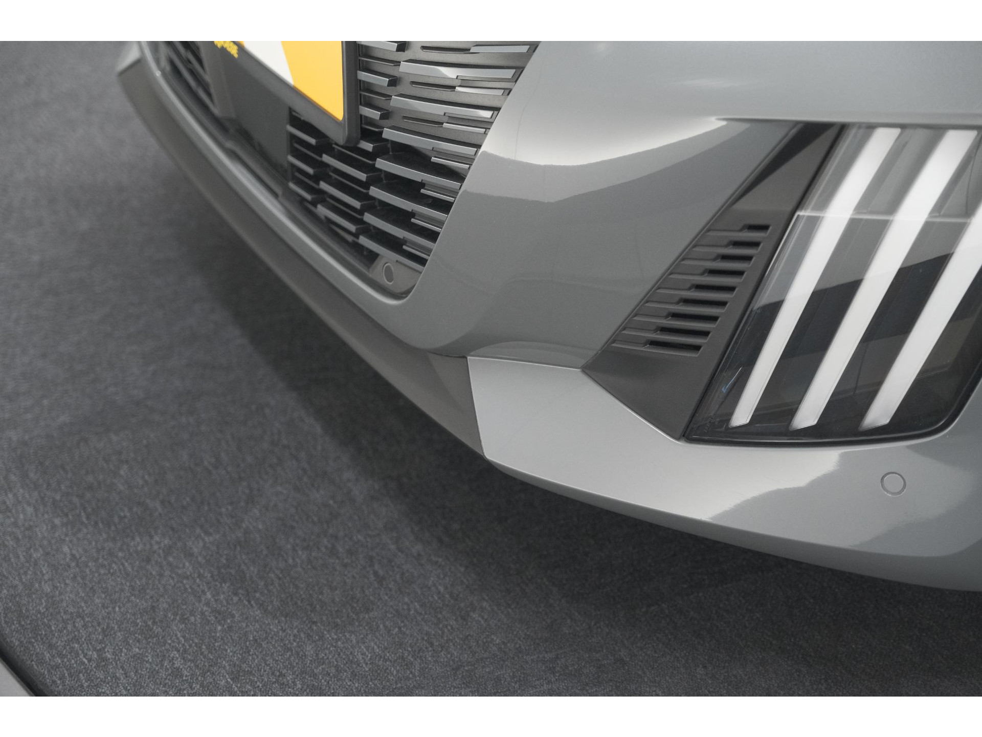 Peugeot 208 1.2 Hybrid 110 e-DCS6 Allure | Apple Carplay | Parkeersensoren Voor + Achter | Climate Control