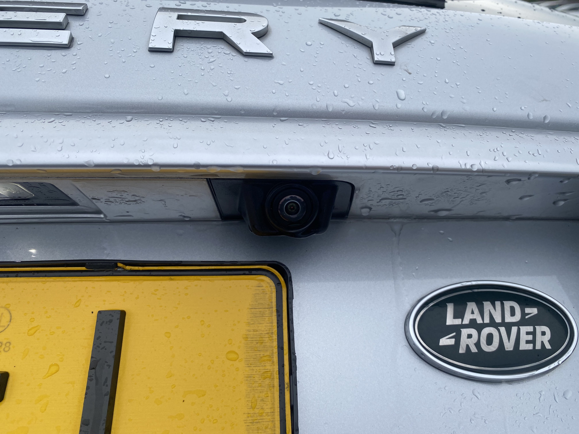 Land Rover Discovery Sport 2.0 TD4 HSE Luxury AWD [⚠️] *NAVI-FULLMAP | BI-XENON | LEATHER | MERIDIAN-SURROUND | CAMERA | ECC | PDC | CRUISE | LANE-ASSIST | MEMORY-PACK | PRIVACY-GLASS | TOWBAR | HEATED-COMFORTSEATS | LANE-ASSIST | 19"ALU*