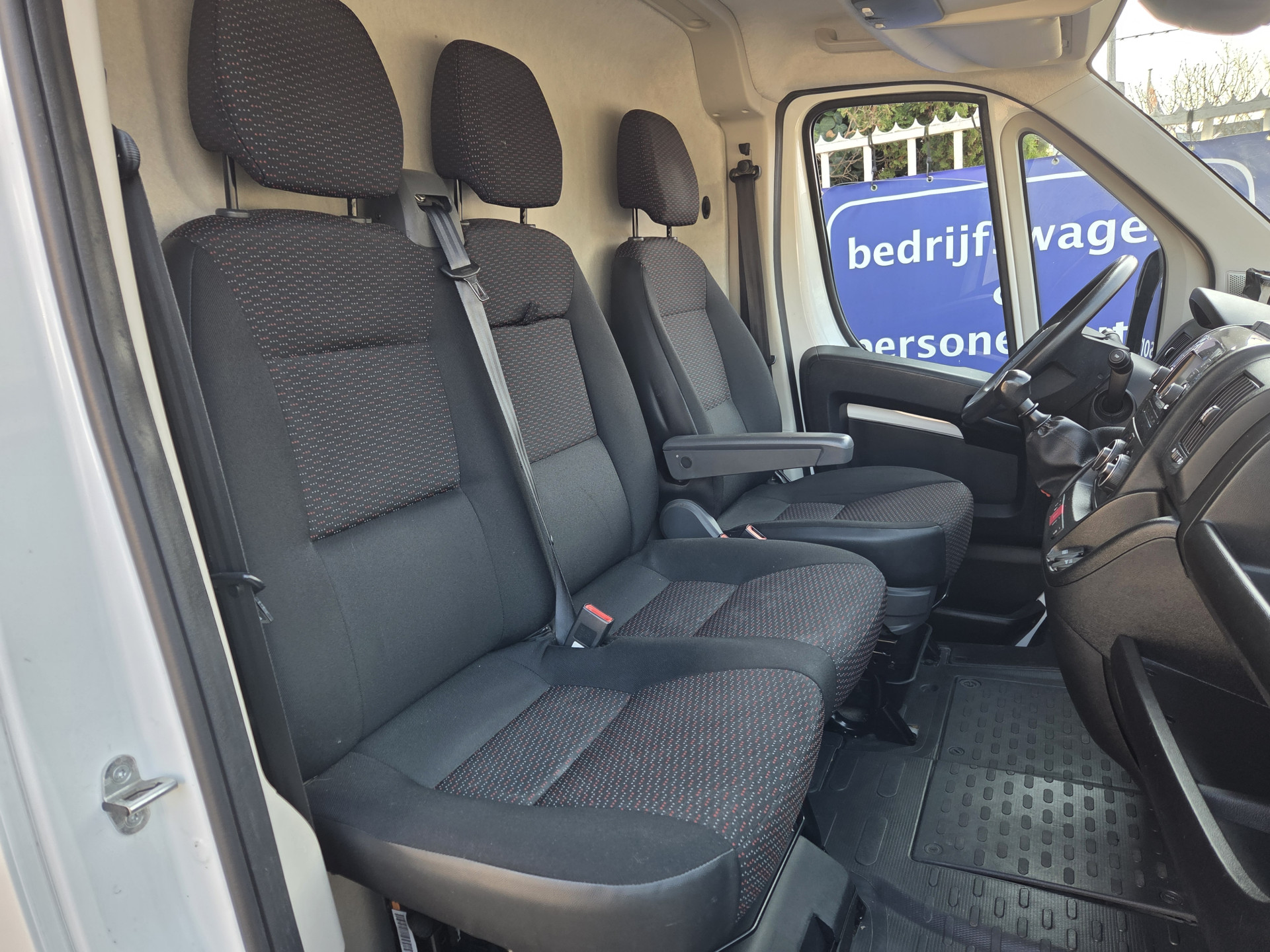Peugeot Boxer 2.2 BlueHDi 140 Pk L2H2 Airco Cruise control Navigatie