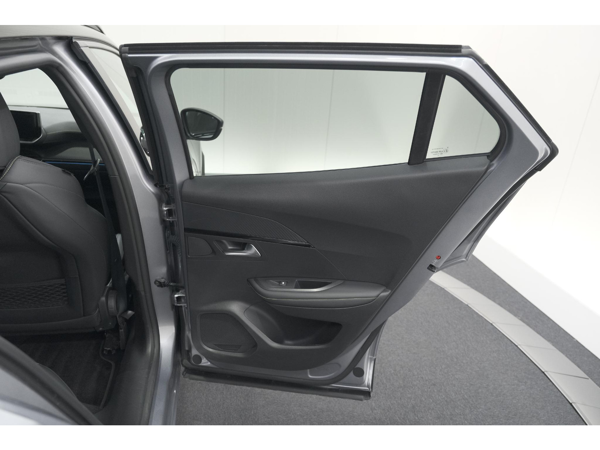 Peugeot 2008 Hybrid 145 e-DCS6 GT | Camera | Apple Carplay | Parkeersensoren