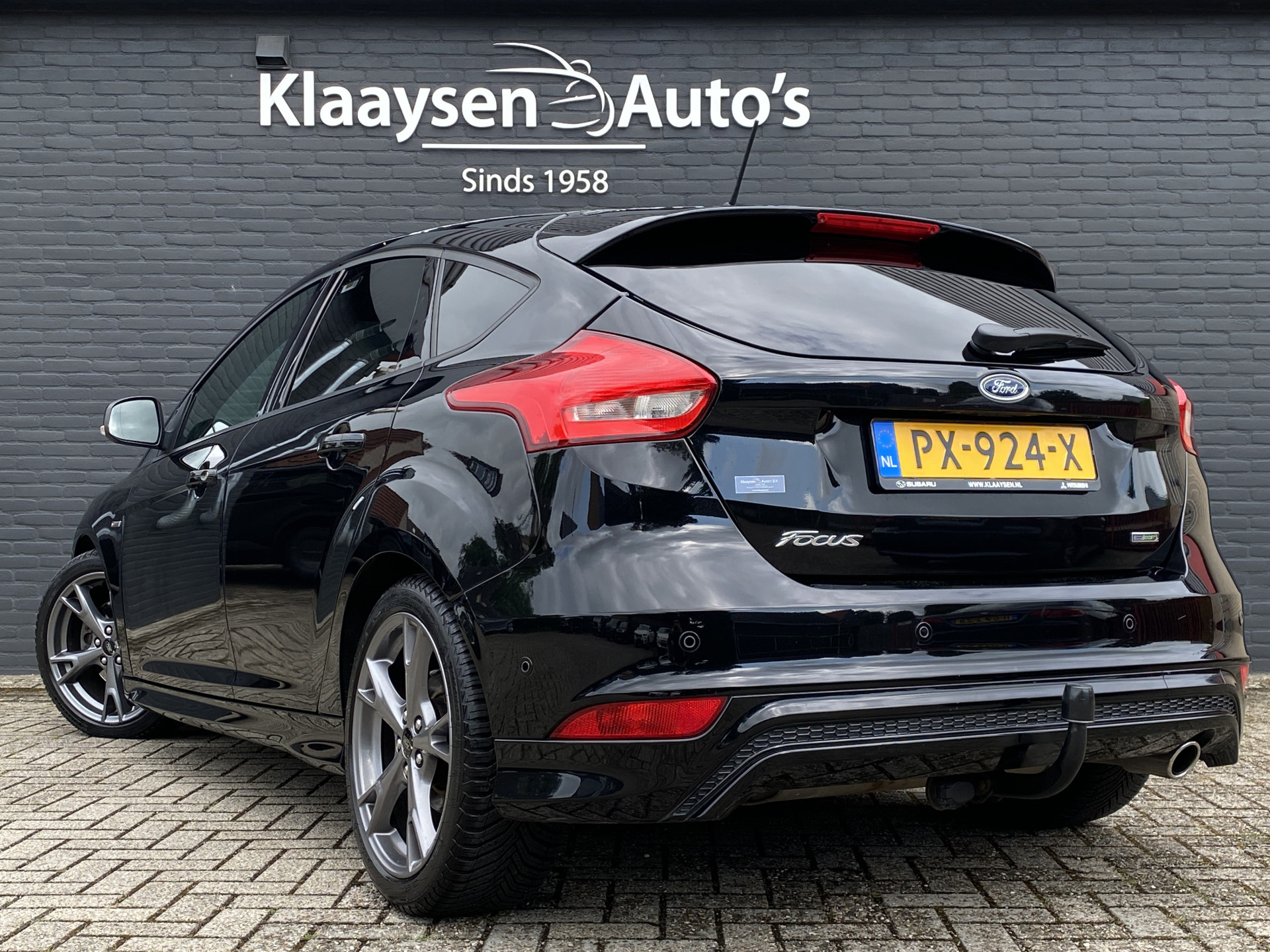 Ford Focus 1.5 ST-Line 150 pk | navigatie | cruise control | trekhaak | all season banden | carplay | parkeersensoren