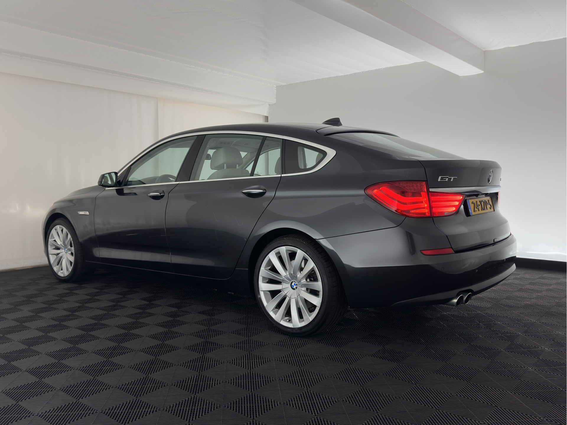 BMW 5-serie Gran Turismo 520d High Executive Aut. *HEAD-UP | ADAPTIVE-CRUISE | LUXURY-LEATHER | XENON | MEMORY-PACK | TOP-VIEW | HIFI-SOUND | NAVI-FULLMAP | ECC | PDC*