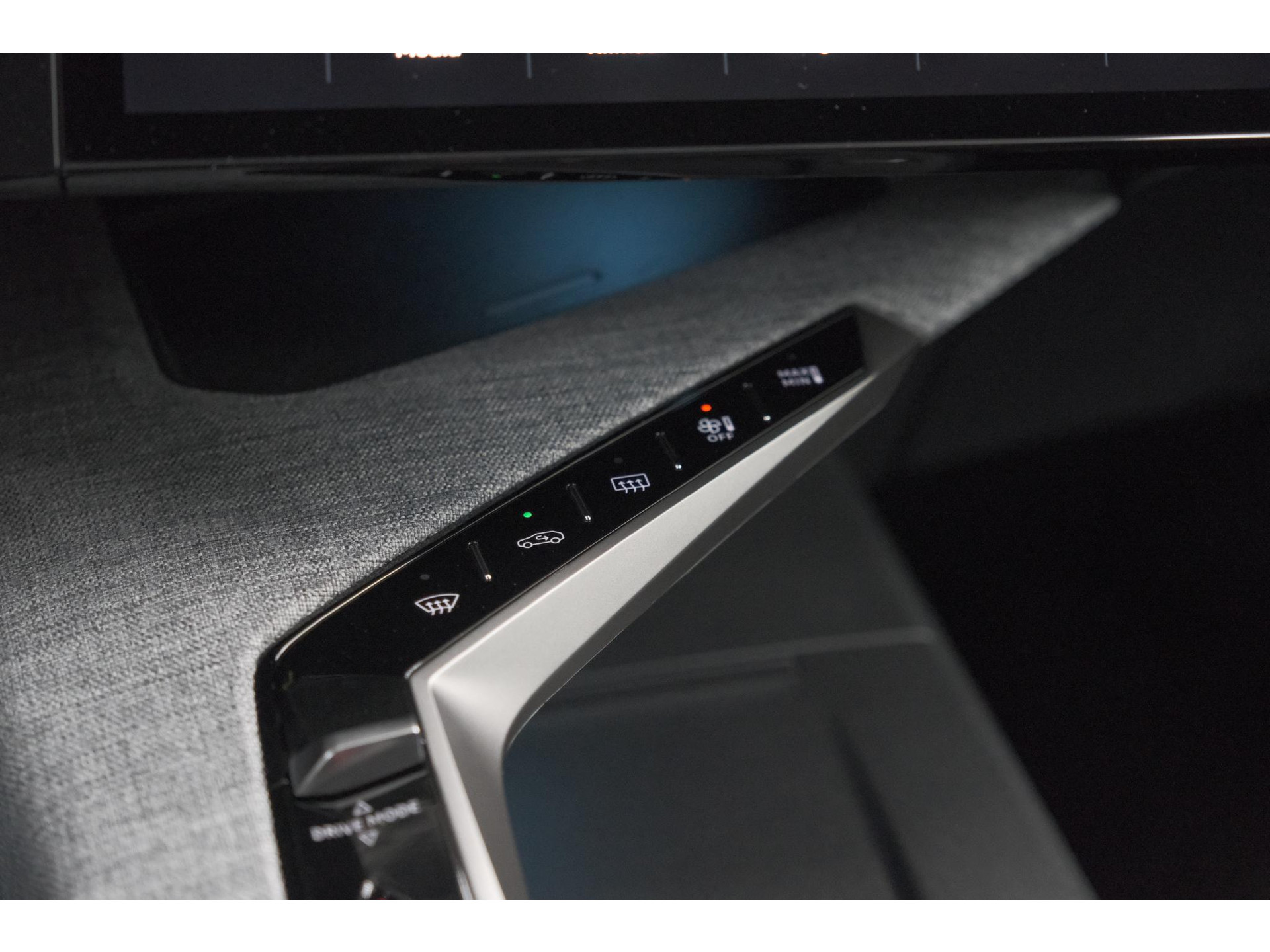 Peugeot 3008 1.2 Hybrid 145 GT | 360 Vision Pack | Adaptieve Cruise Control | Stoelen Pakket Inclusief Verwarmde Achterbank