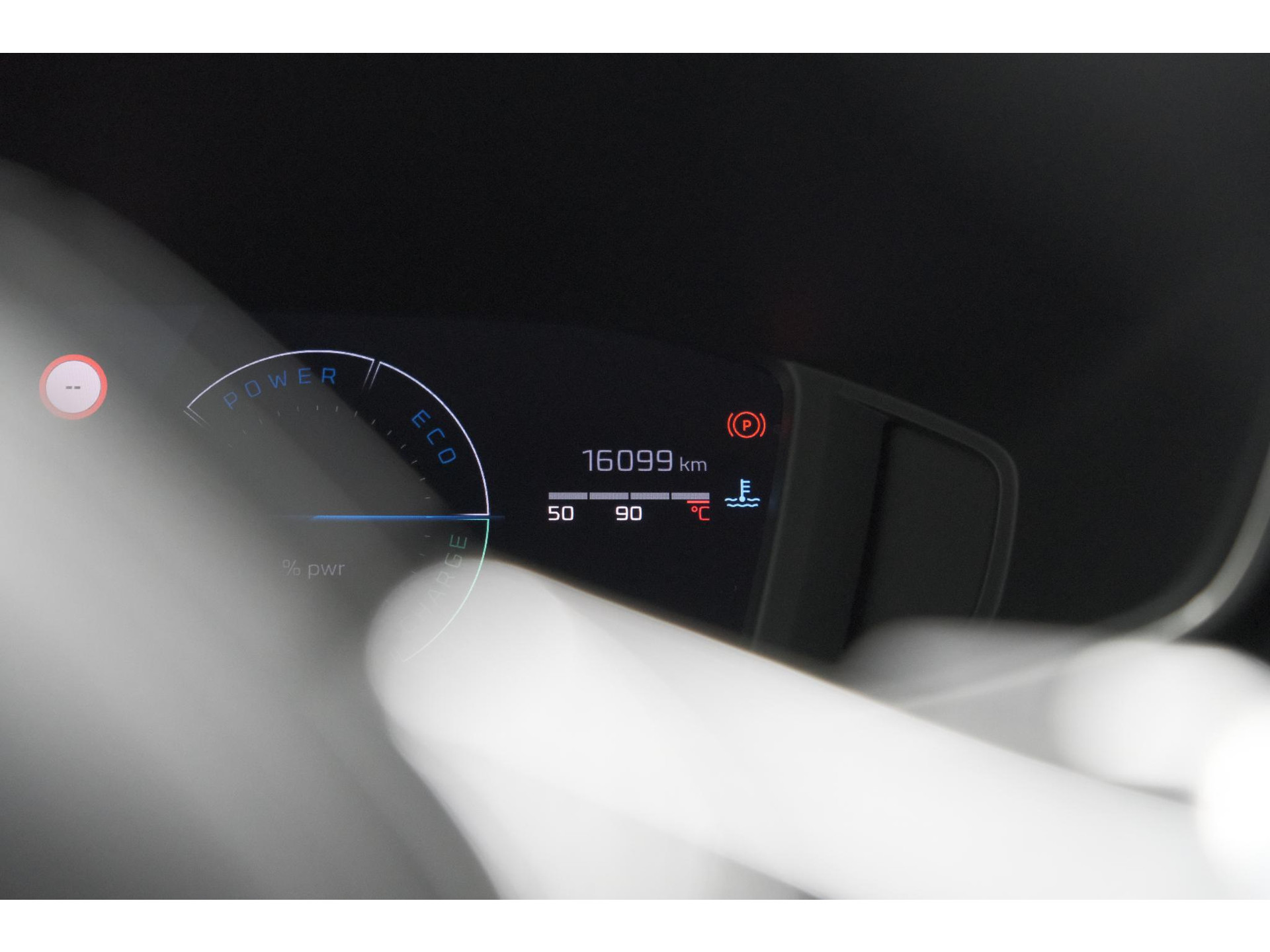 Peugeot 2008 Hybrid 145 e-DCS6 Allure | 360 Camera | Adaptieve Cruise Control | Dodehoekdetectie