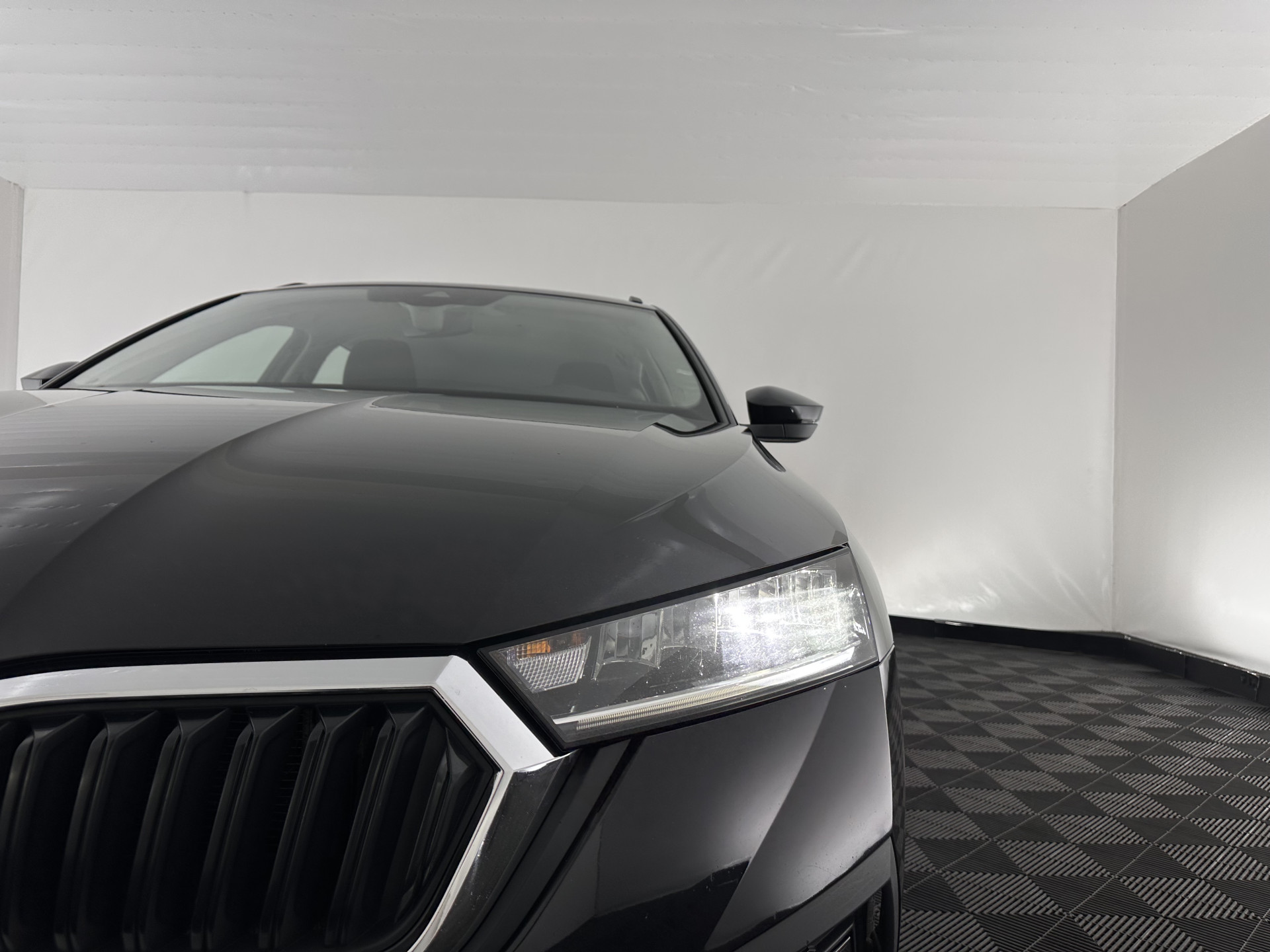 ŠKODA Octavia Combi 1.4 TSI iV PHEV Business Edition (Plug-in) (INCL-BTW) *FULL-LED | DIGI-COCKPIT | COMFORTSEATS | NAVI-FULLMAP | PRIVACY-GLASS | DAB | SHIFTPADDLES | ECC | PDC | CRUISE | TOWBAR | 18''ALU*