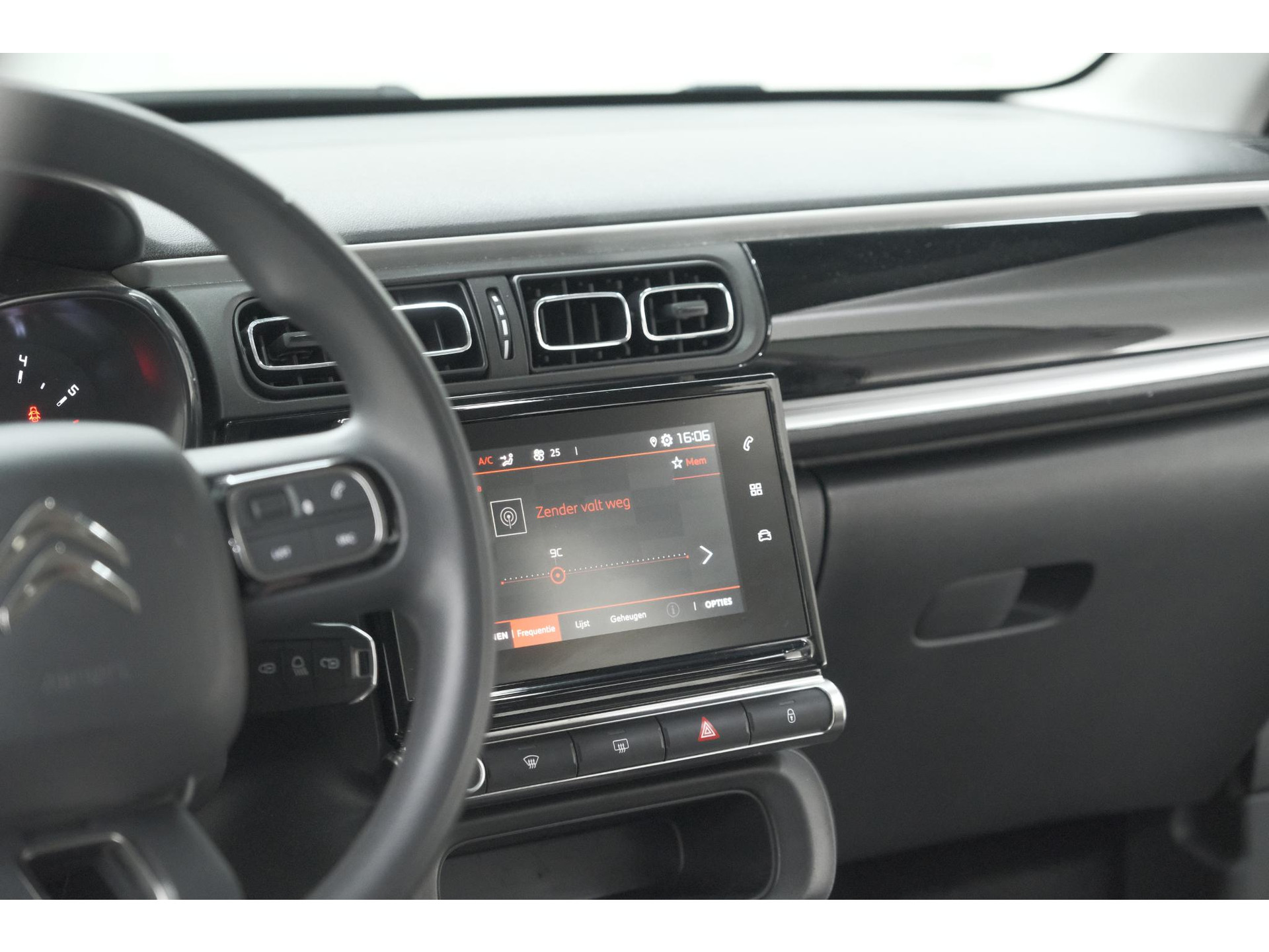 Citroen C3 PureTech 110 EAT6 C-Series | Apple Carplay | Parkeersensoren | Climate Control