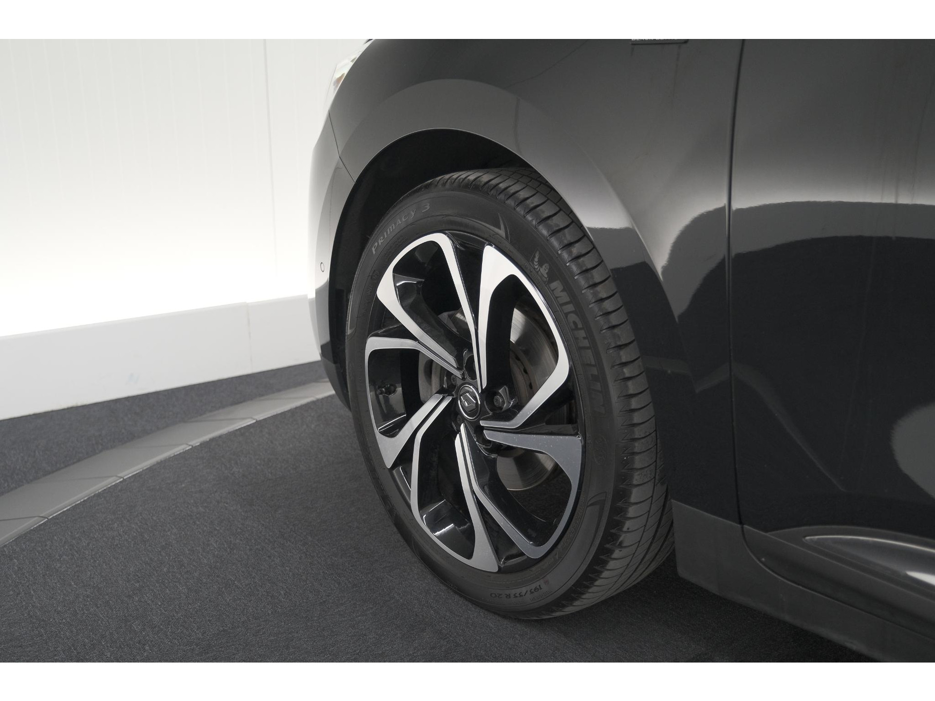 Renault Scénic TCE 160 EDC Black Edition | Trekhaak | Adaptieve Cruise Control | BOSE Premium Audio | Panoramadak