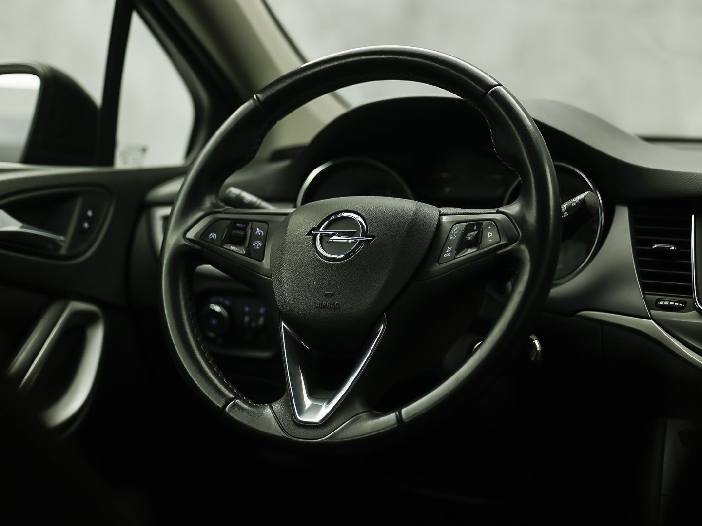 Opel Astra Sports Tourer 1.0 Turbo 120 Jaar Edition (APPLE CARPLAY, NAVIGATIE, LM VELGEN, PARKEERSENSOREN, SPORTSTOELEN, CRUISE, NIEUWE APK, NIEUWSTAAT)