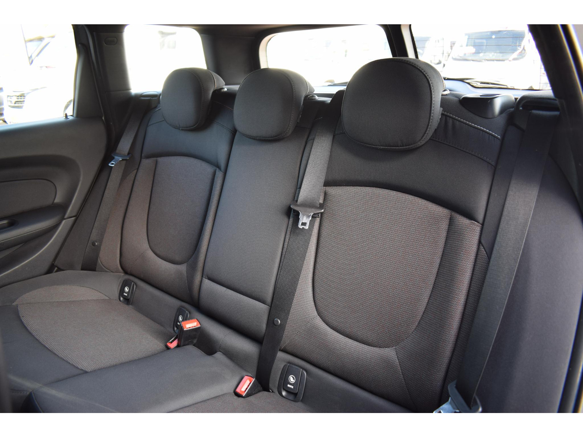 MINI Clubman 1.5 One Salt Business | Apple CarPlay | Stoelverw. | Cruise | Climate