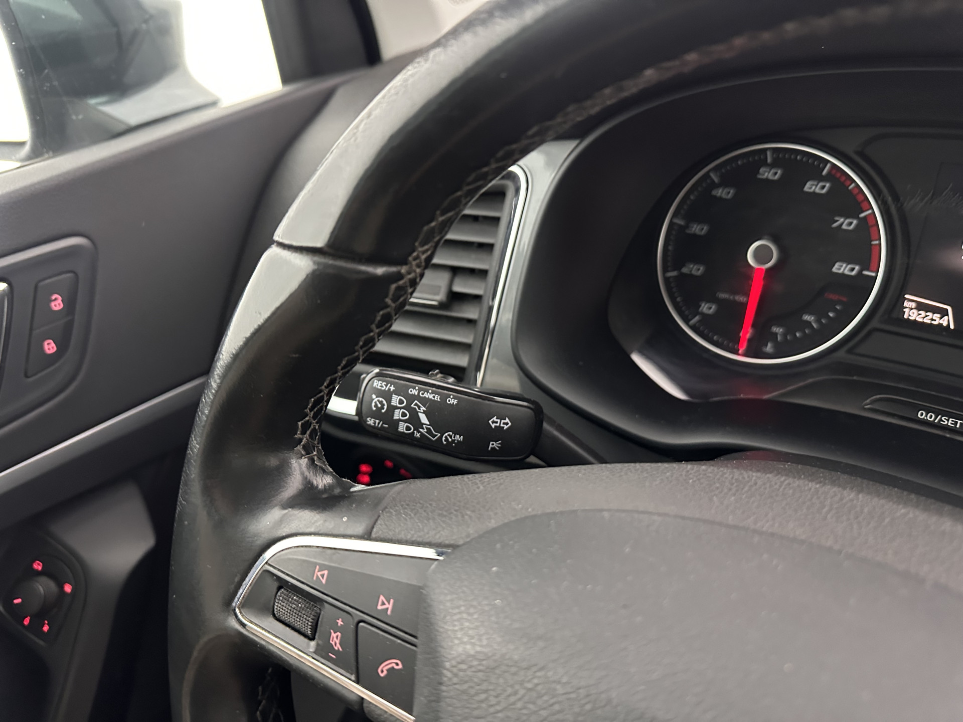 SEAT Ateca 1.0 EcoTSI Style (INCL-BTW) *FULL-LED | NAVI-FULLMAP | CAMERA | DAB+ | COMFORTSEATS |  ECC | PDC | CRUISE | PRIVACY-GLASS | CARPLAY | 17''ALU*