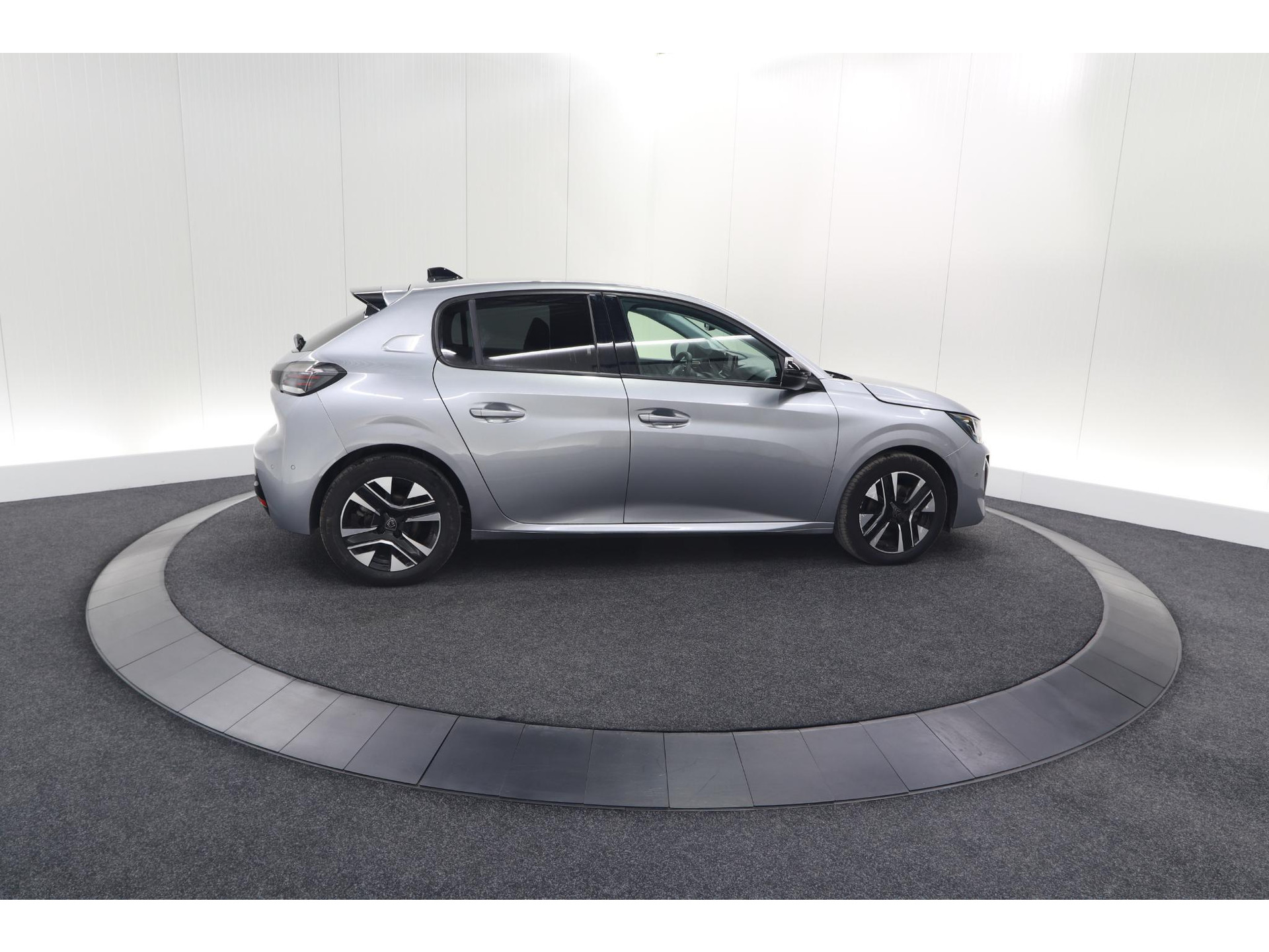 Peugeot 208 PureTech 100 Allure | 360 Camera | Dodehoekdetectie | Apple Carplay