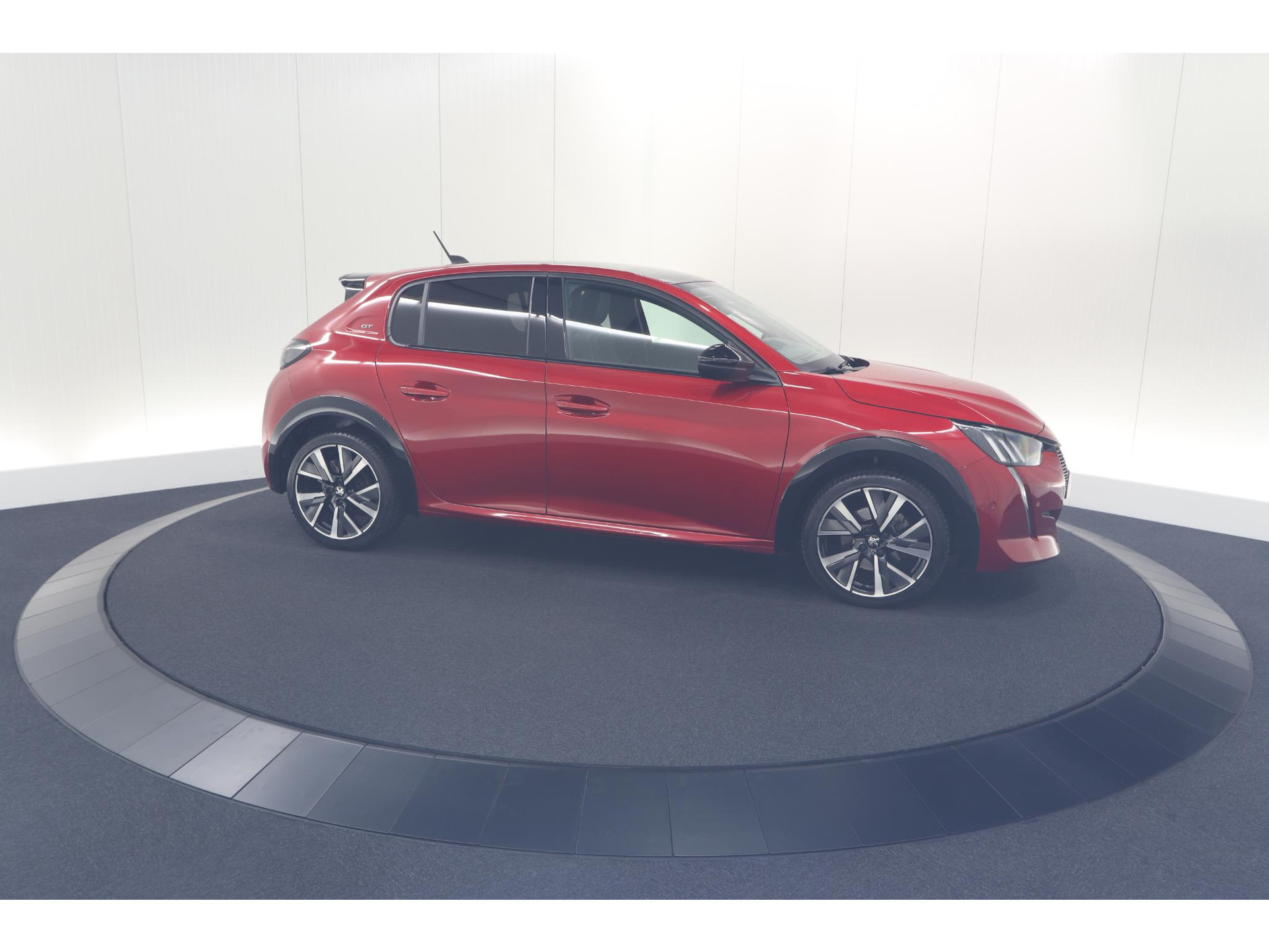 Peugeot 208 PureTech 130 EAT8 GT | Panoramadak | Camera | Apple Carplay | Stoelverwarming