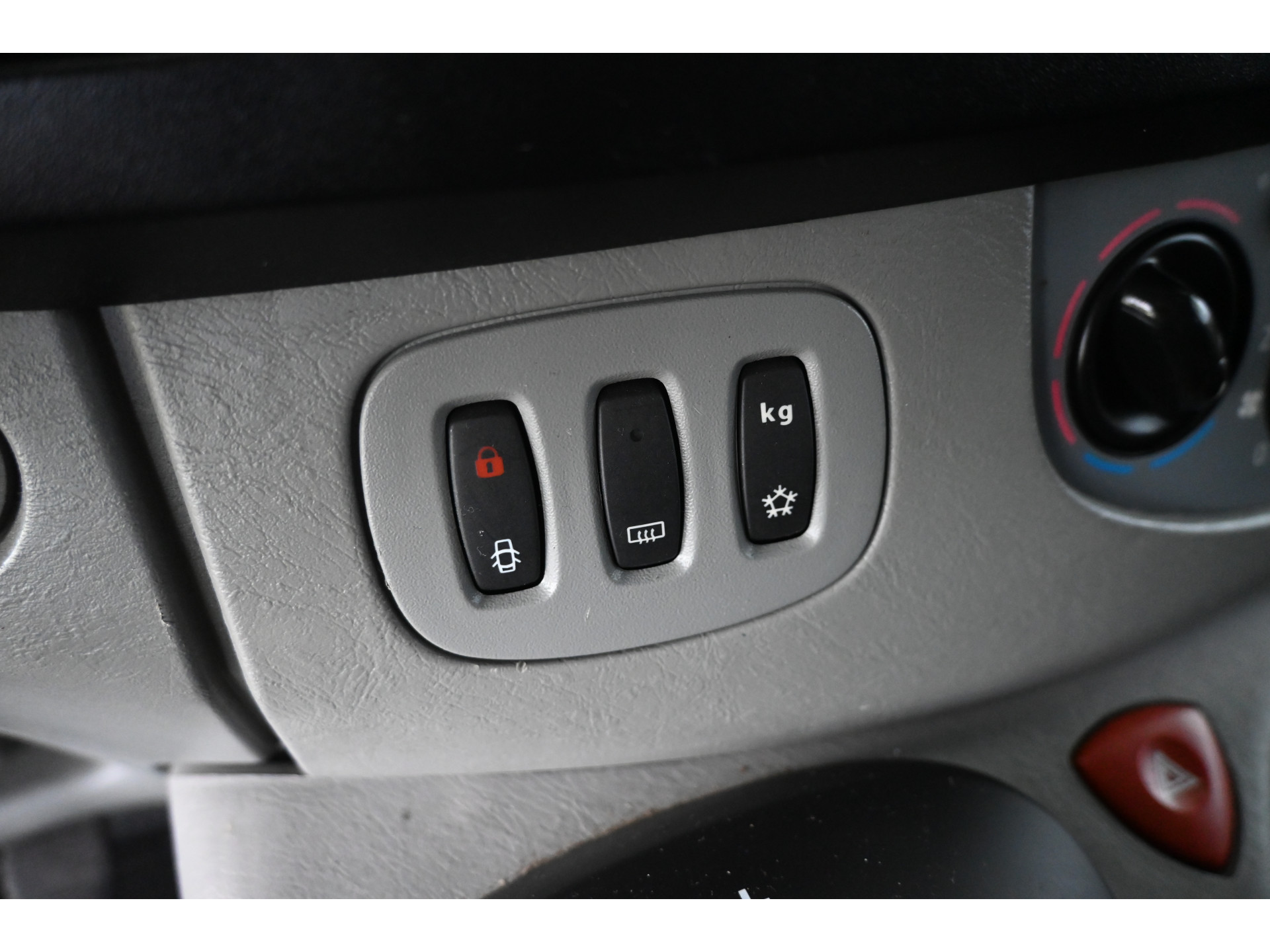 Opel Vivaro Combi 2.5 CDTI L1H1 Automaat 9 Persoons Airco Trekhaak Rijklaarprijs! Inruil Mogelijk!
