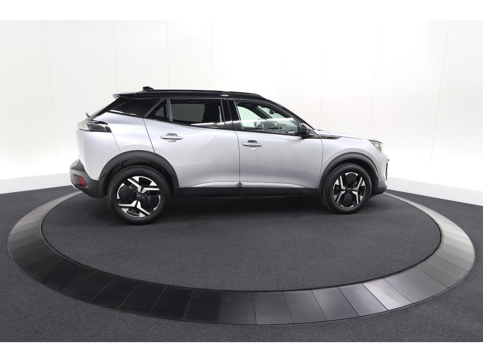 Peugeot 2008 Hybrid 145 e-DCS6 GT | Camera | Apple Carplay | Parkeersensoren