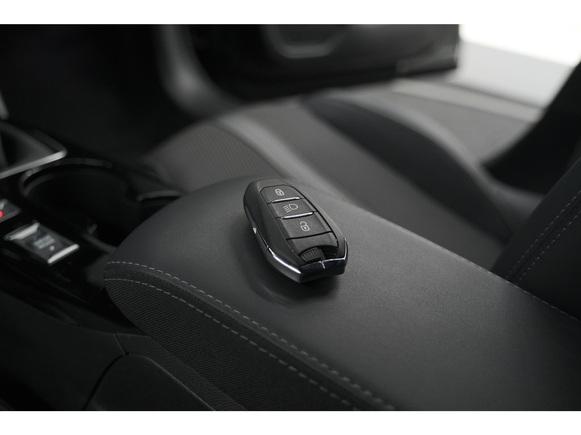 Peugeot 208 PureTech 100 GT | Camera | Navigatie | Apple Carplay | Parkeersensoren