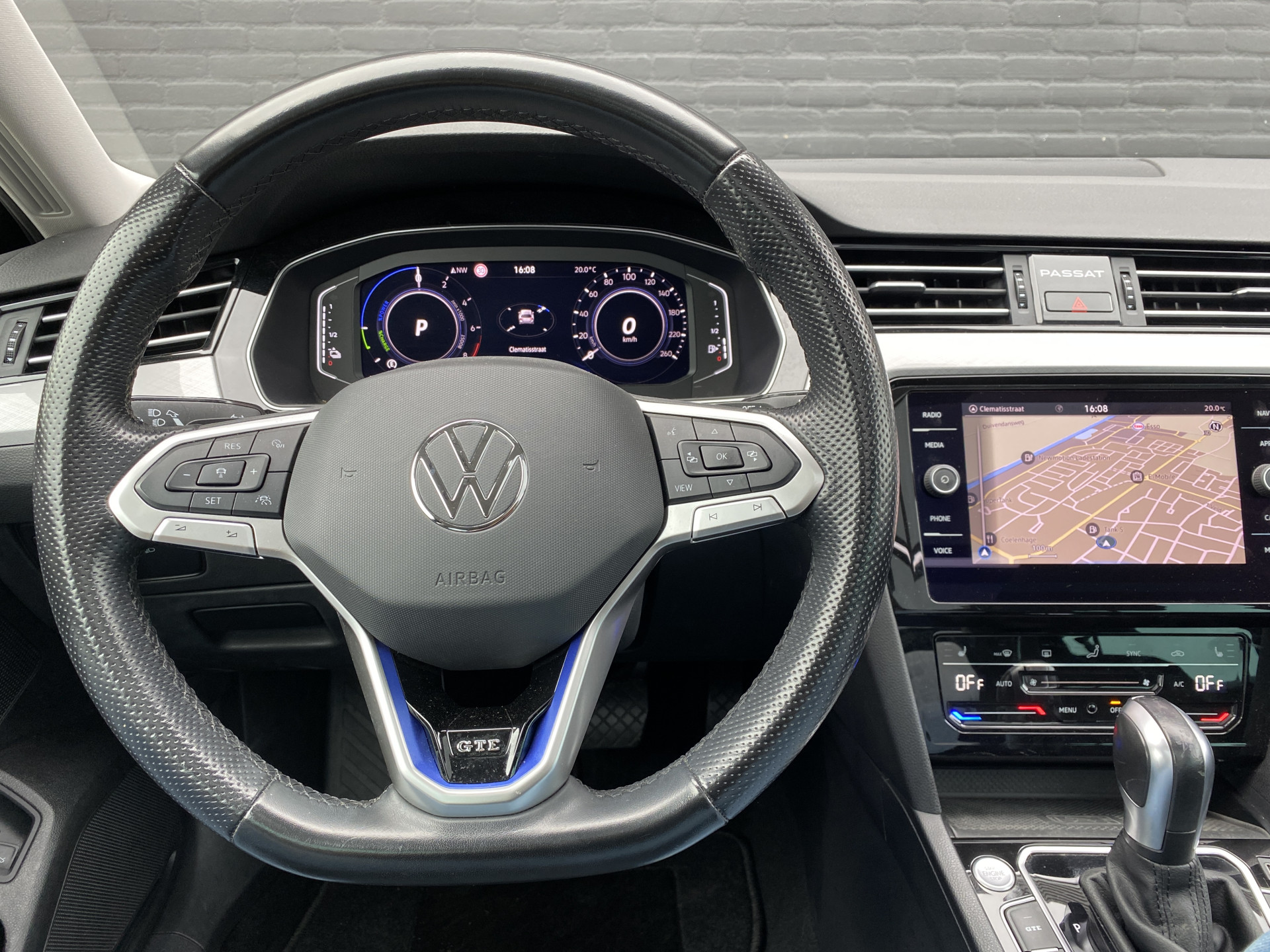 Volkswagen Passat Variant 1.4 TSI PHEV GTE Business | 1e eigenaar | navigatie | trekhaak | panoramadak | virtual cockpit | camera | BTW