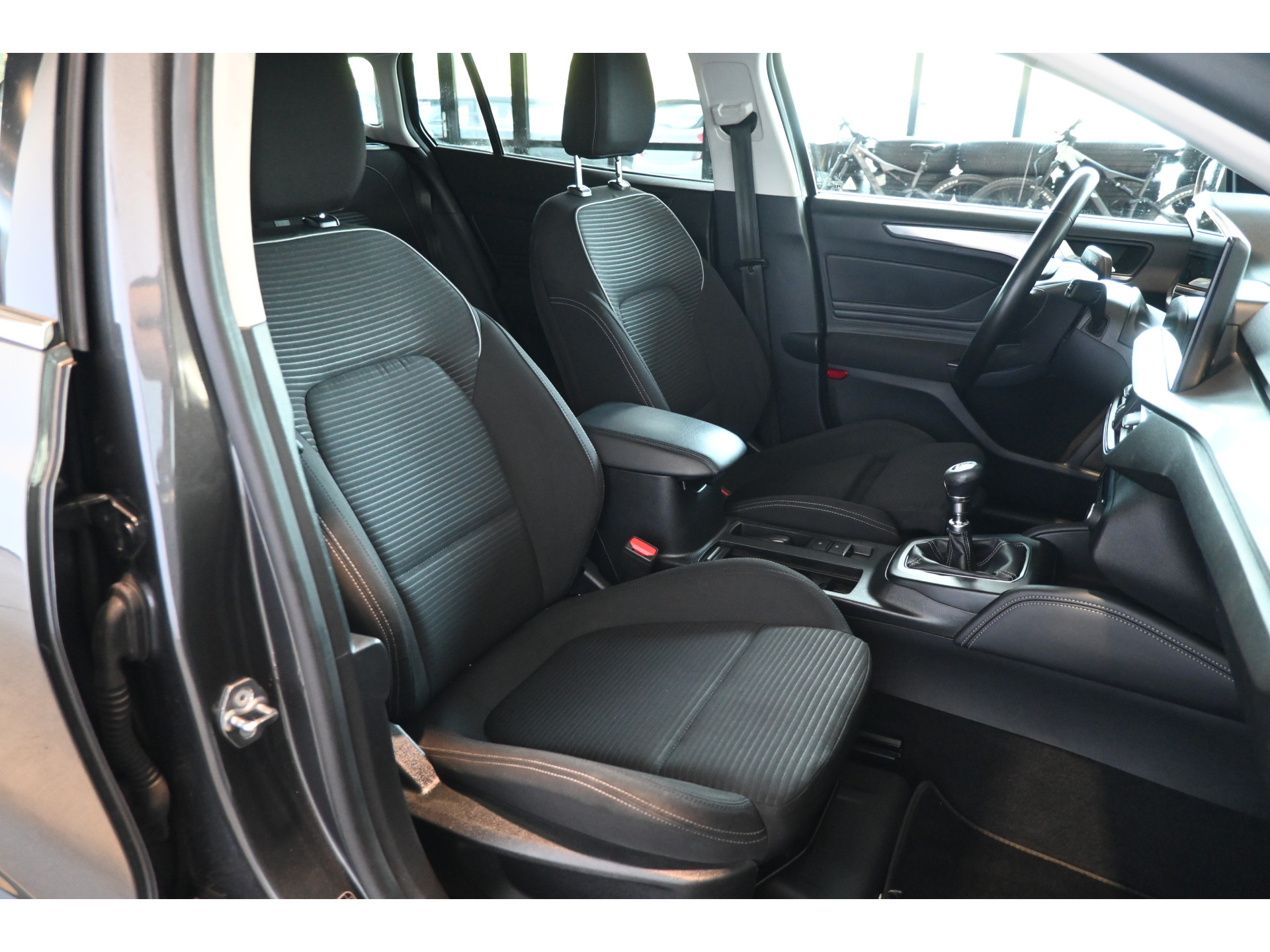 Ford Focus Wagon 1.0 EcoBoost Hybrid Titanium X Nap! Cruise Clima Full LED Trekhaak CarPlay Navigatie Inruil Mogelijk!