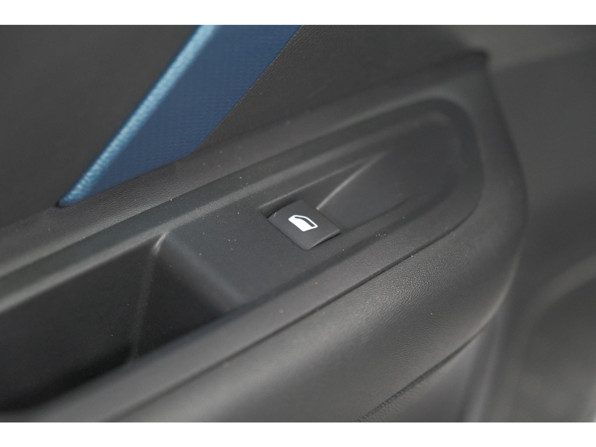 Citroen Ë-C4 Live 50 kWh | 11 KW lader | 93,1% SOH | Apple Carplay | Parkeersensoren | LED