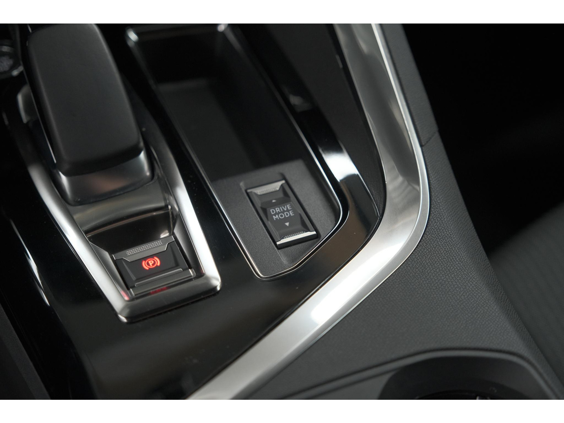 Peugeot 3008 1.6 HYbrid 225 Allure | Camera | Dodehoekdetectie | Navigatie | Apple Carplay