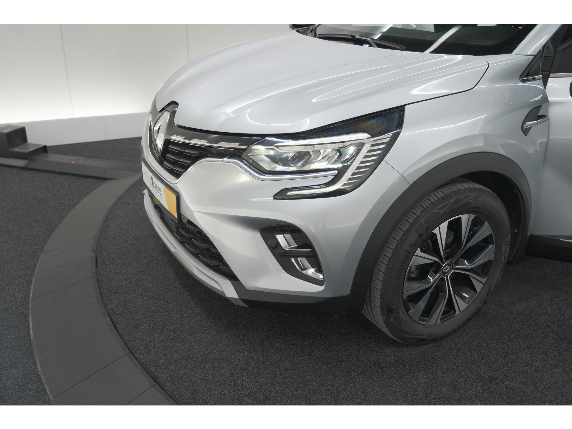 Renault Captur TCe 140 EDC Techno | Camera | 9.3 Inch Groot Scherm | Stoelverwarming | Apple Carplay