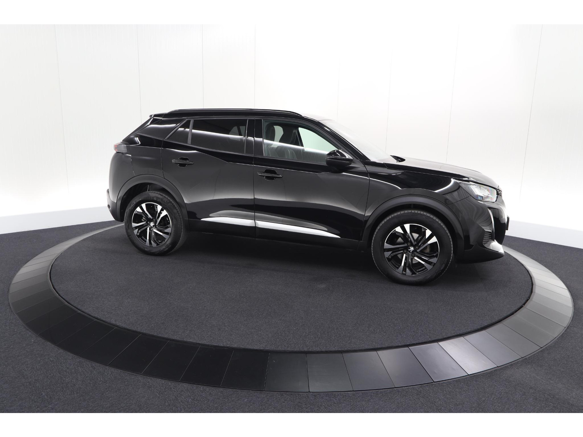 Peugeot 2008 PureTech Allure Pack | Navigatie | Parkeersensoren | Apple Carplay