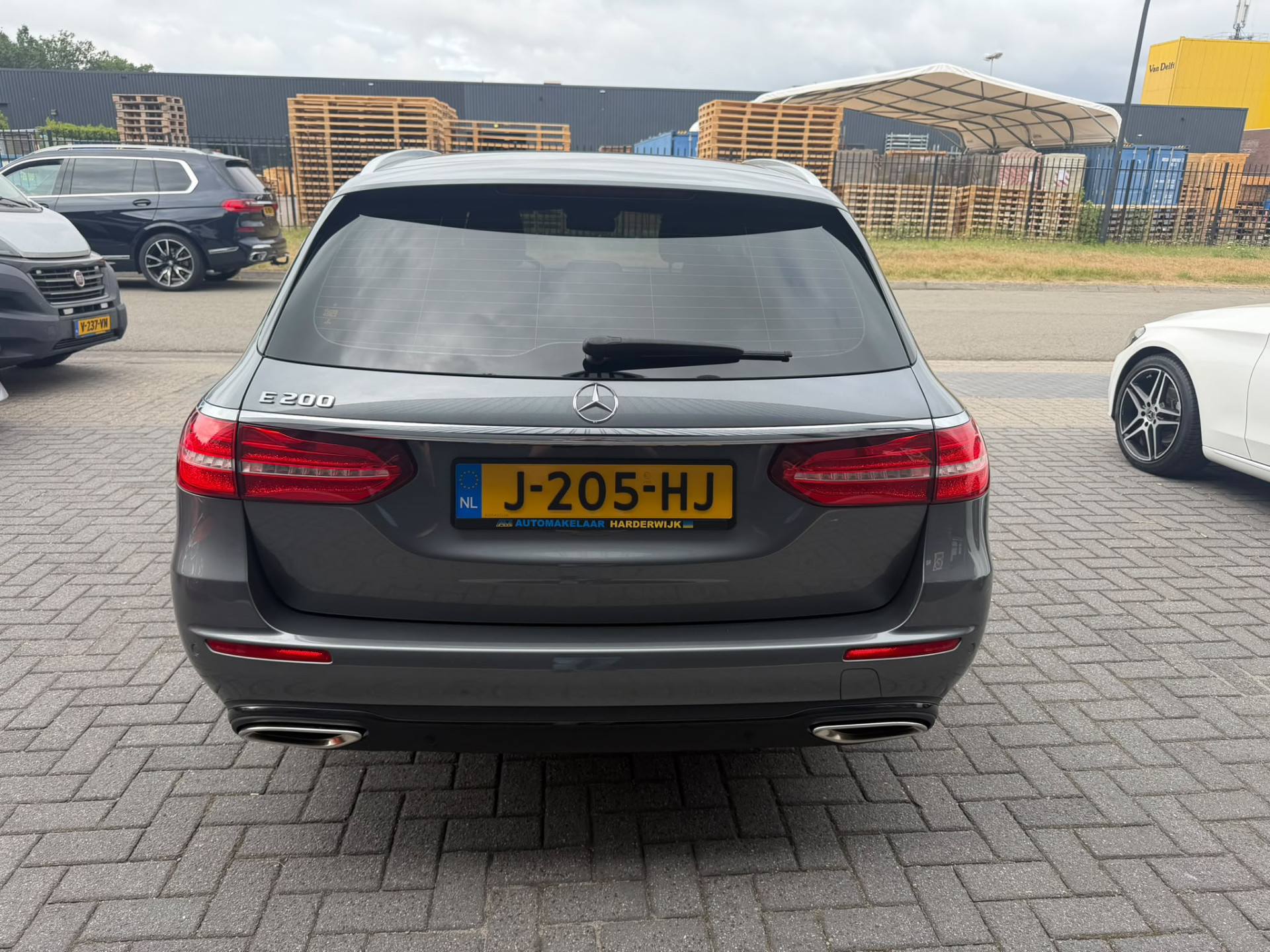 Mercedes-Benz E-klasse Estate 200 Premium 3/6/12 MND GARANTIE  | AUTOMAAT | NIEUWE APK | LEDER | PDC | NAVI | CRUISE |