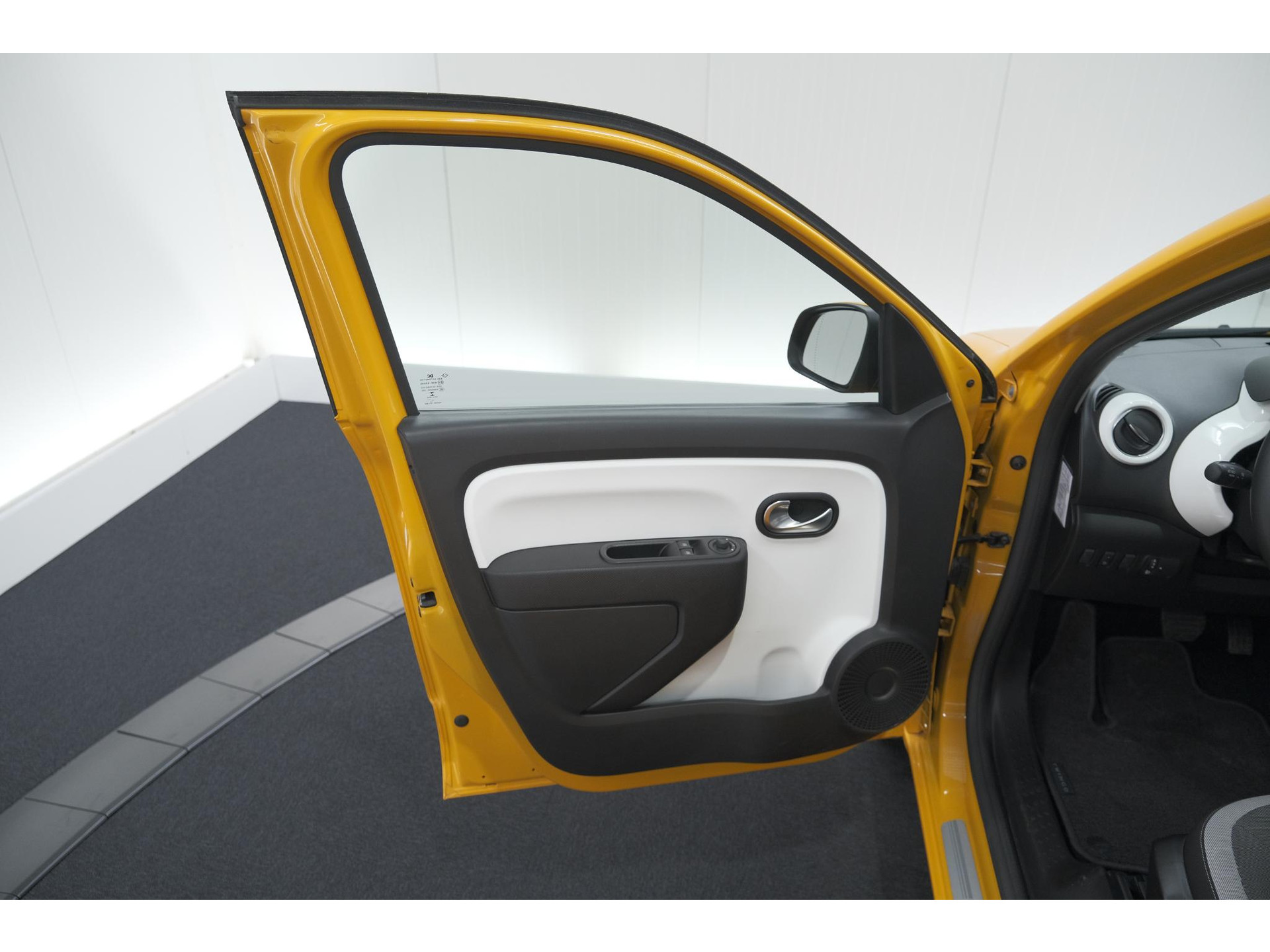 Renault Twingo Z.E. R80 Collection | Lage Kilometerstand | Apple Carplay | Climate Control