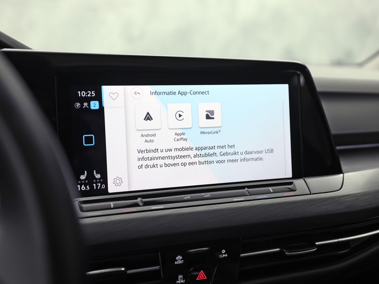 Volkswagen Golf 1.5 TSI Sport (PANORAMADAK, BLACK PACK, APPLE CARPLAY, GROOT NAVI, CAMERA, MEMORY SEAT, STOELVERWARMING, ALCANTARA, GETINT GLAS, TREKHAAK, NIEUWSTAAT)