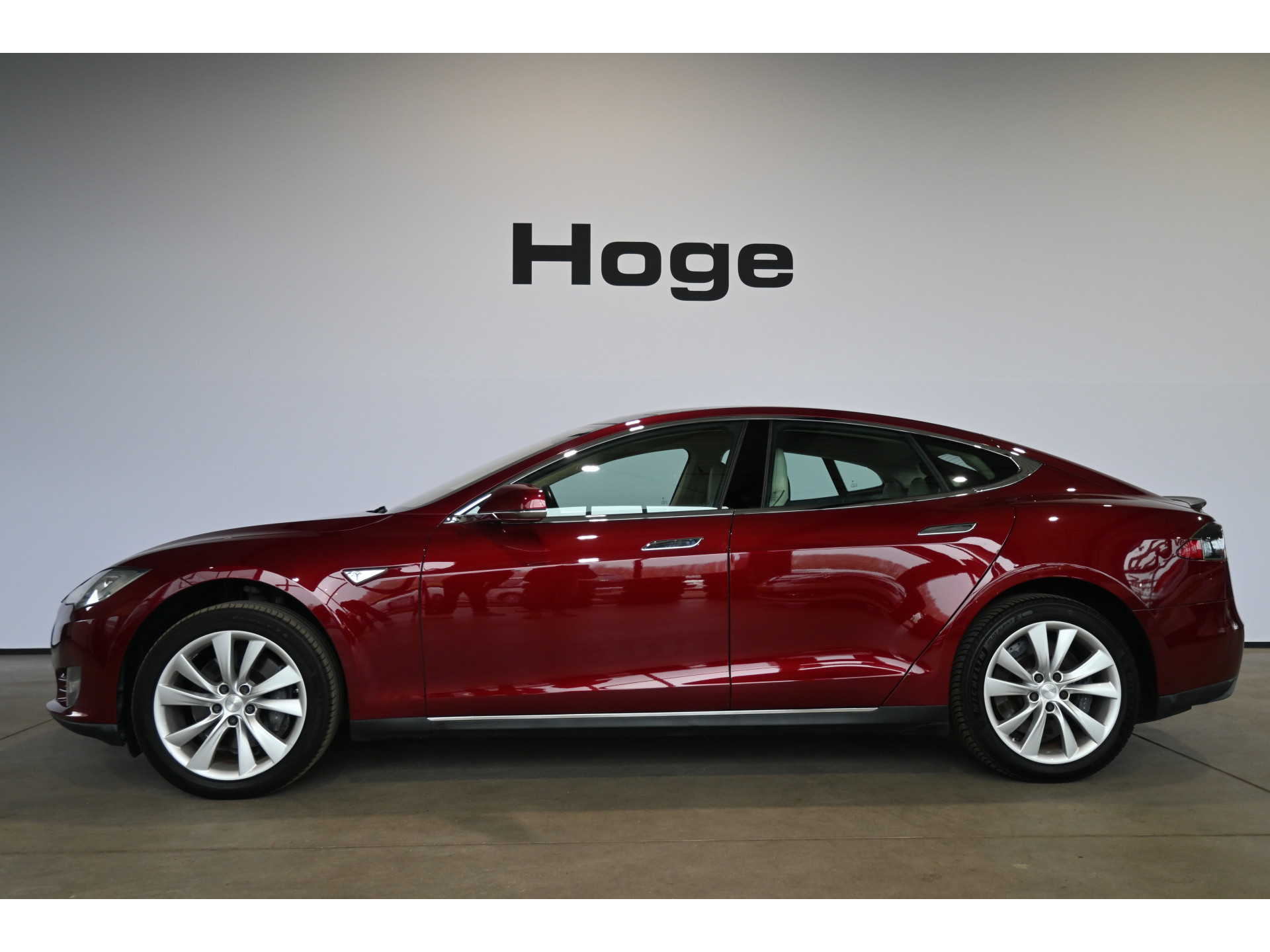Tesla Model S 85 Performance Tech Pack ECC Navigatie Licht metaal MARGE 339KM Actieradius! Inruil mogelijk