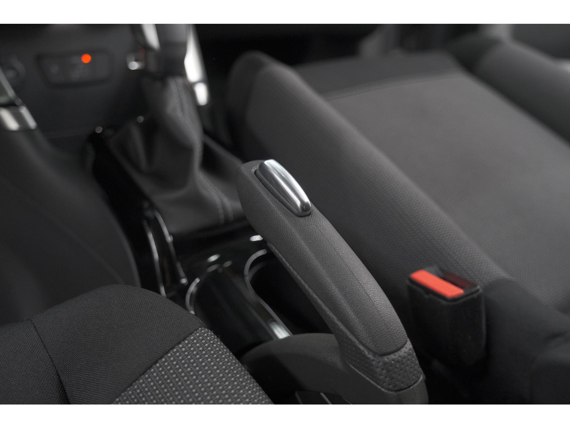 Citroen C3 Aircross PureTech 130 EAT6 Max | Parkeersensoren | Stoelverwarming | Apple Carplay | 16 Inch Lichtmetalen Velgen
