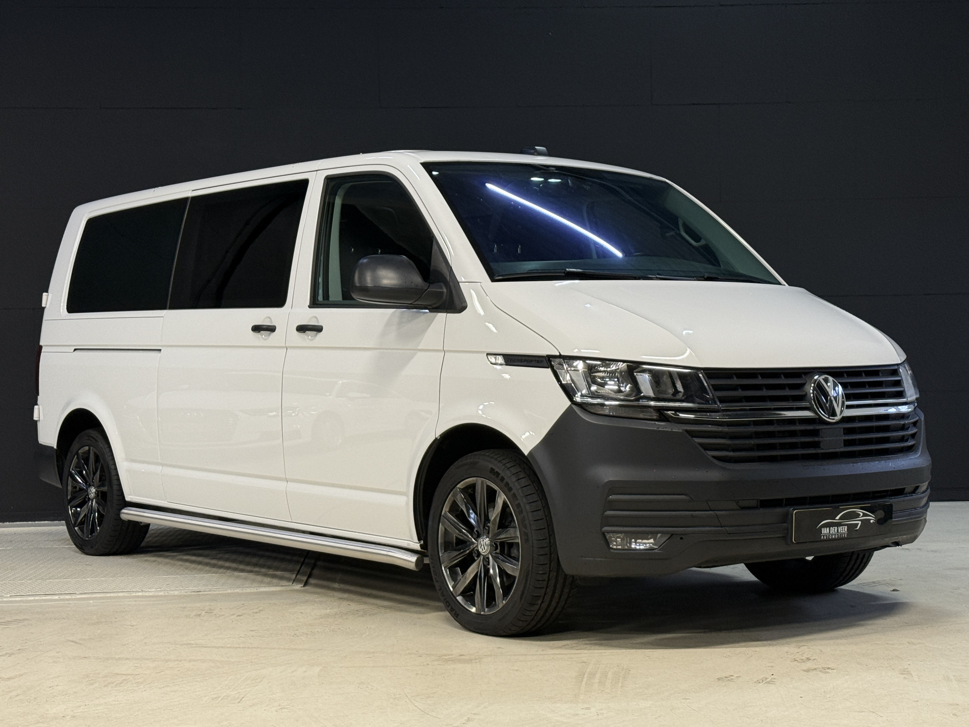 Volkswagen Transporter 2.0 TDI L2H1 30 DC Highline | Origineel NL | Apple carplay  | Camera | Trekhaak |