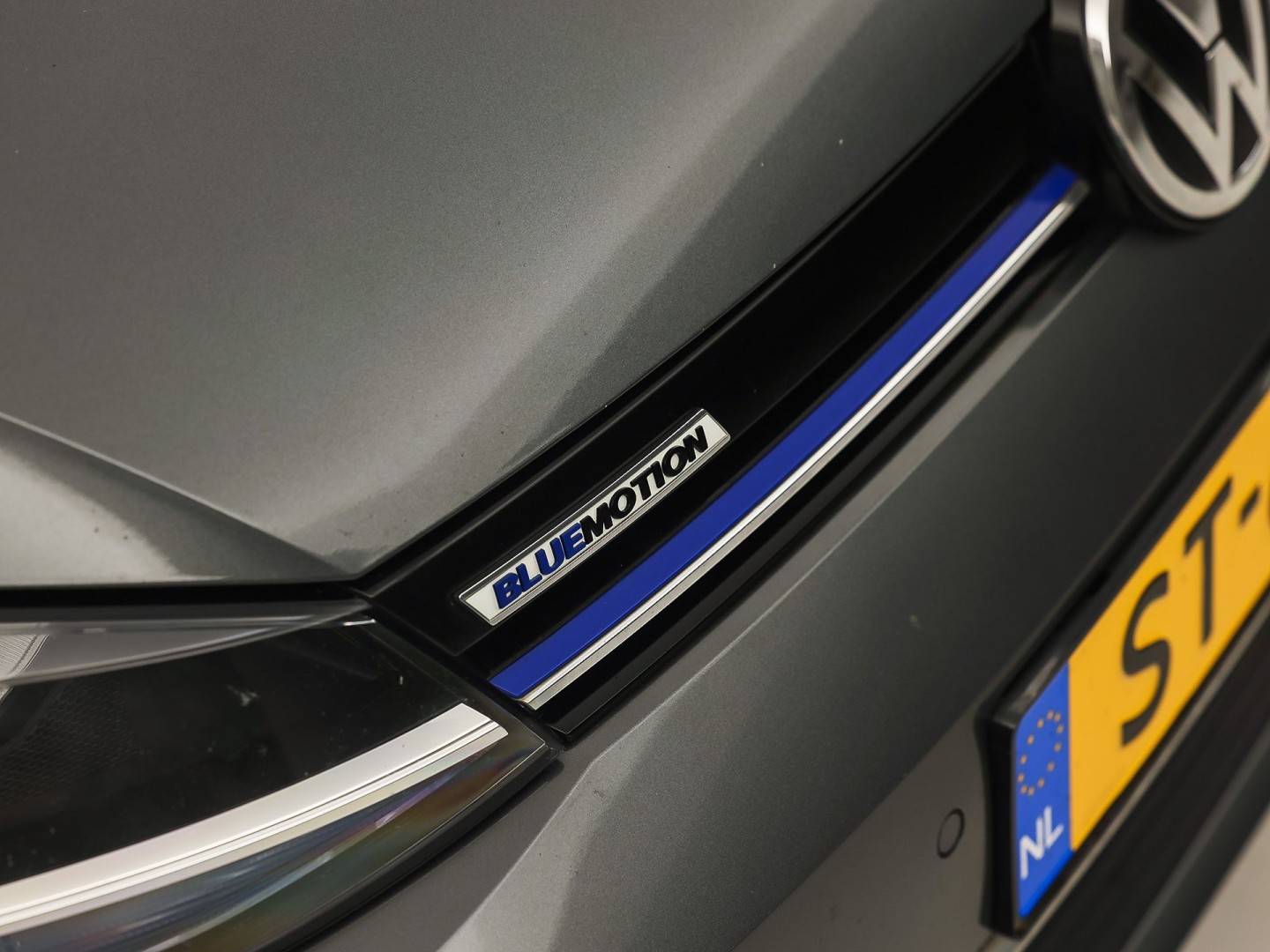 Volkswagen Golf Variant 1.5 TSI Highline 150Pk Automaat (VIRTUAL COCKPIT, APPLE CARPLAY, ALCANTARA, CAMERA, TREKHAAK, SPORTSTOELEN, GETINT GLAS, ADAPTIVE CRUISE, TREKHAAK, NIEUWSTAAT)