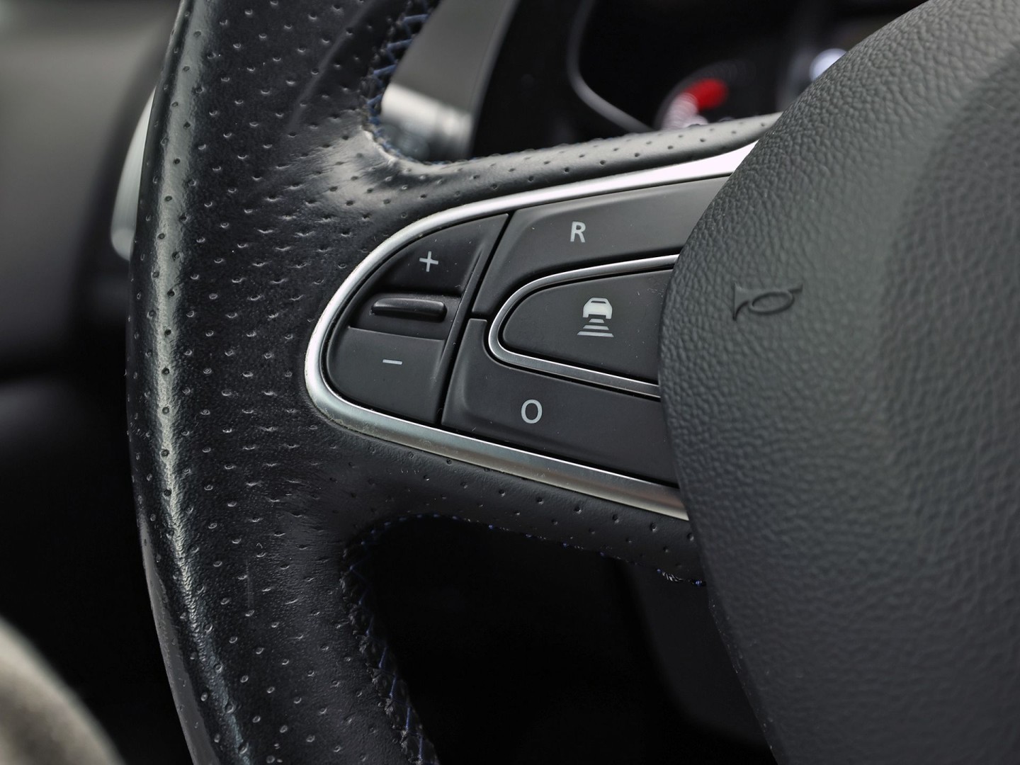 Renault Mégane Estate 1.6 TCe GT 205Pk Automaat (VIRTUAL COCKPIT, GROOT NAVI, KUIPSTOELEN, HEAD-UP DISPLAY, CAMERA, ADAPTIVE CRUISE, BOSE, STOELVERWARMING, NIEUWSTAAT)