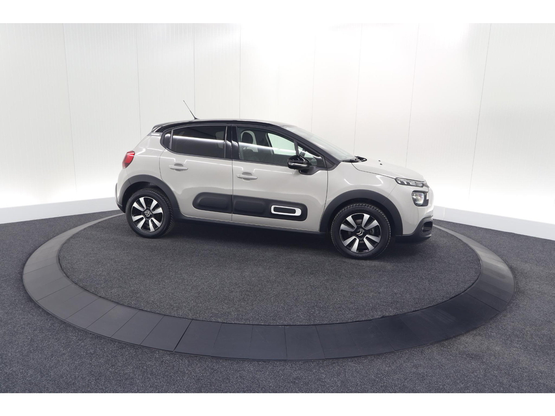 Citroen C3 PureTech 82 Feel Edition | Allseason Banden | Climate Control | Apple Carplay | Parkeersensoren
