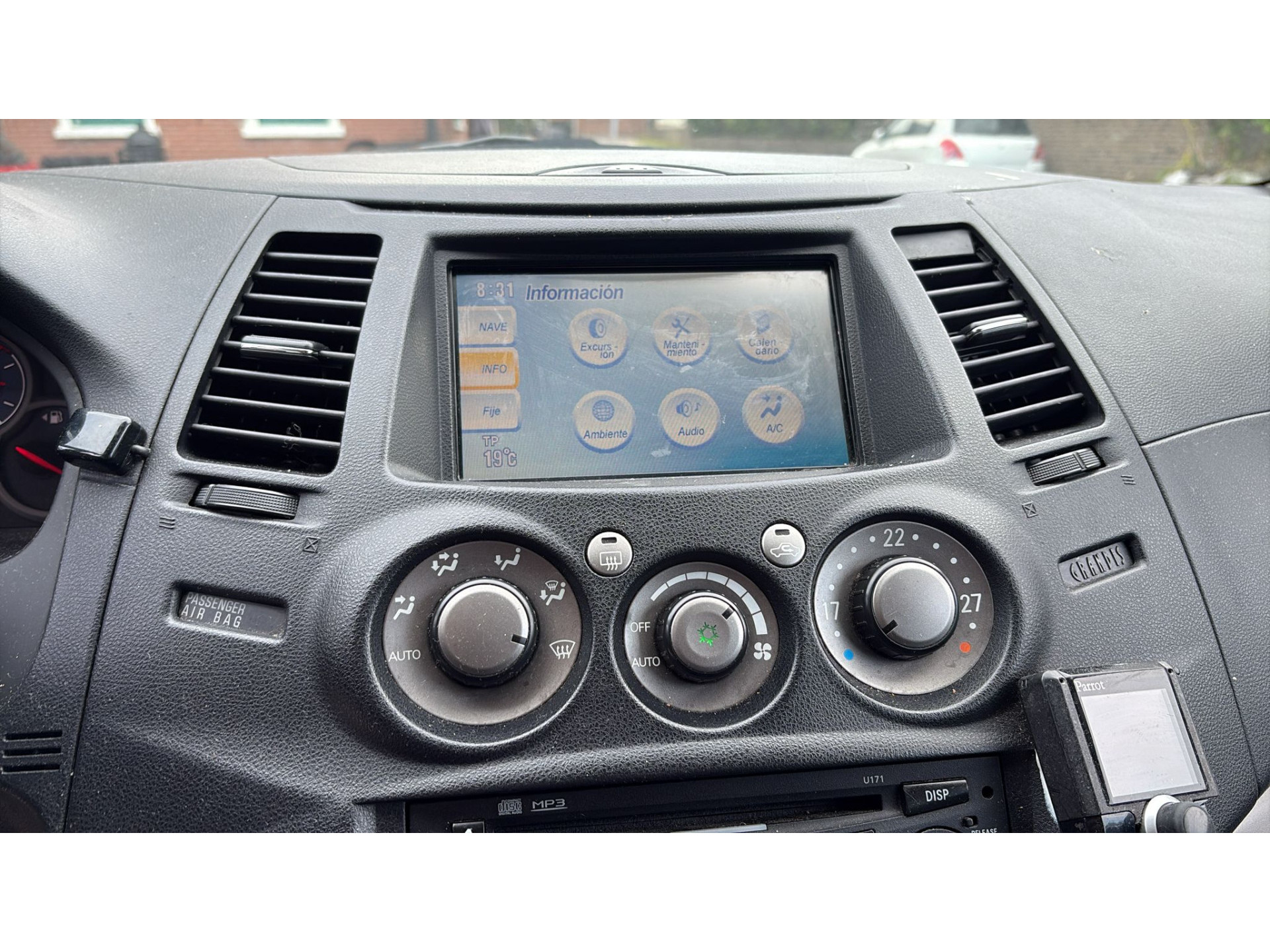 Mitsubishi Grandis 2.4-16V 7 Zits Only Export