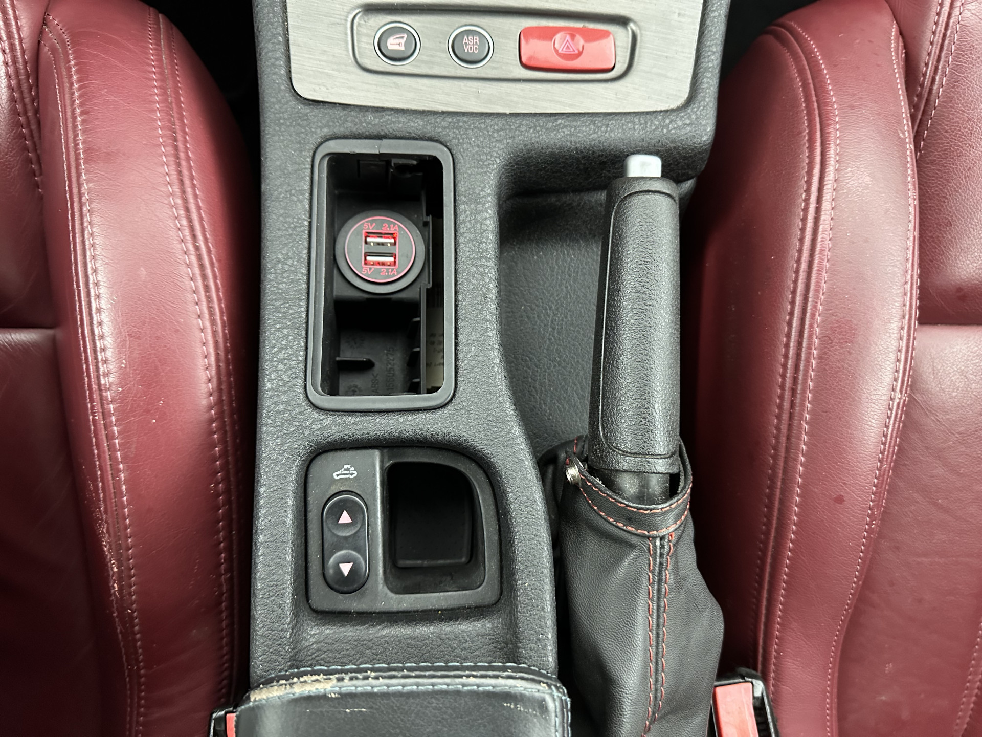 Alfa Romeo Spider 2.4 JTD Q-Tronic Exclusive TI-Sportpack Aut. *LUXURY-LEATHER | BI-XENON | SPORT-SEATS | ECC | SHIFTPADDLES | PDC | CRUISE | 19''ALU*