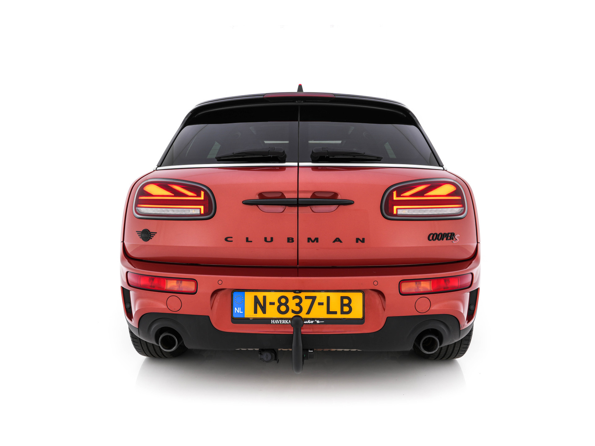 MINI Mini Clubman 2.0 Cooper S ALL4  Premier Plus JCW (INCL-BTW) Aut * PANO | LEATHER | FULL-LED | HEATED-SPORTSEATS | DIGI-COCKPIT | AMBIENT-LIGHT | PRIVACY-GLASS | HEAD-UP | PDC | CAMERA | DAB  | KEYLESS | TOWBAR | 18"ALU*